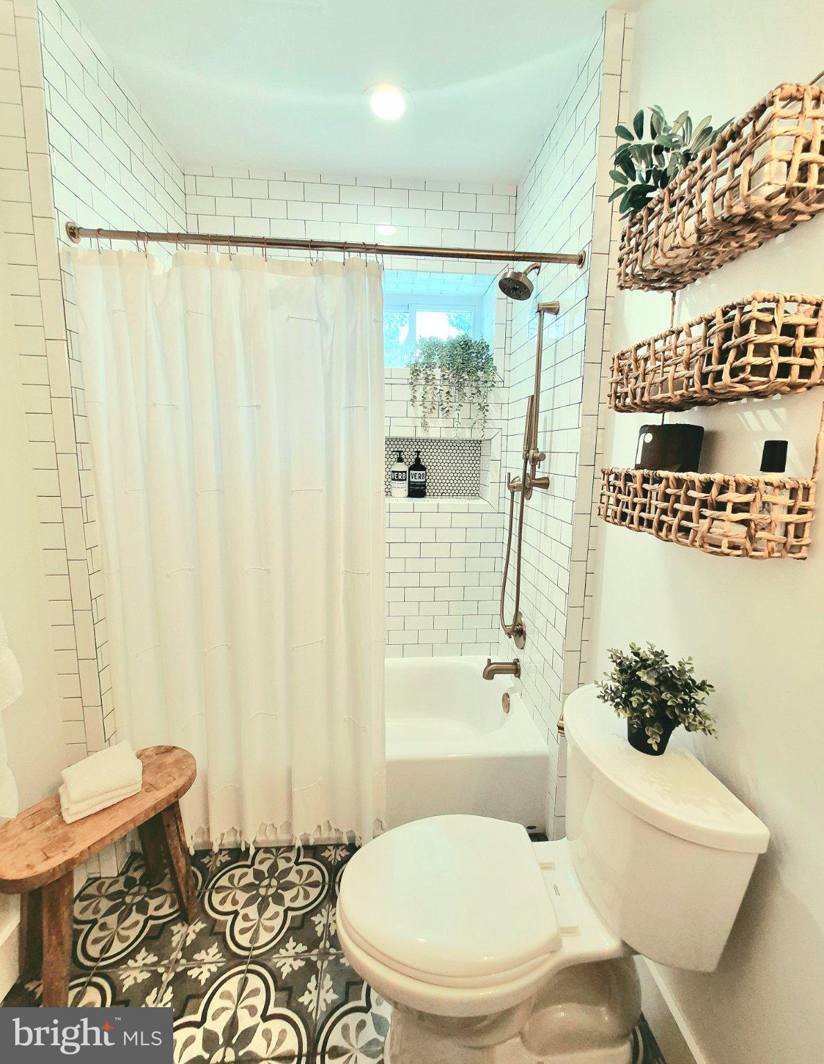 JENKINTOWN - Residential