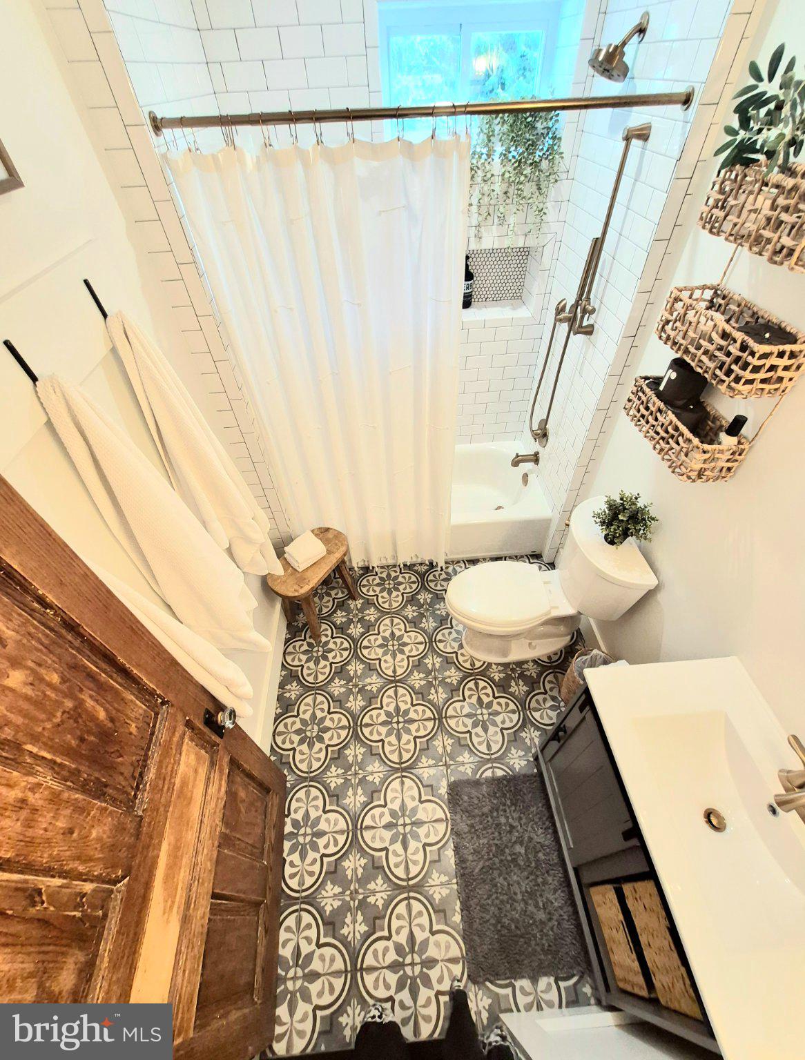 JENKINTOWN - Residential