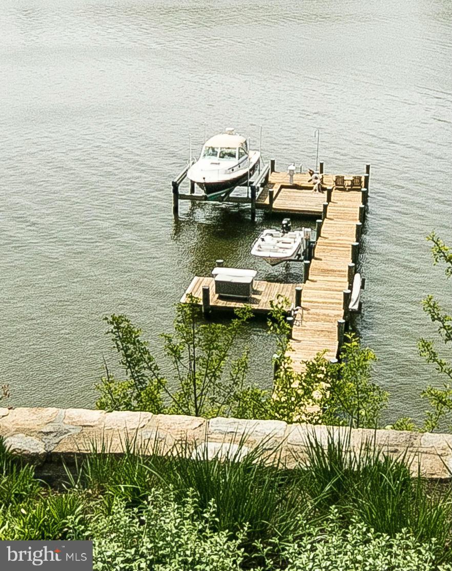 EDGEWATER BEACH - Residential