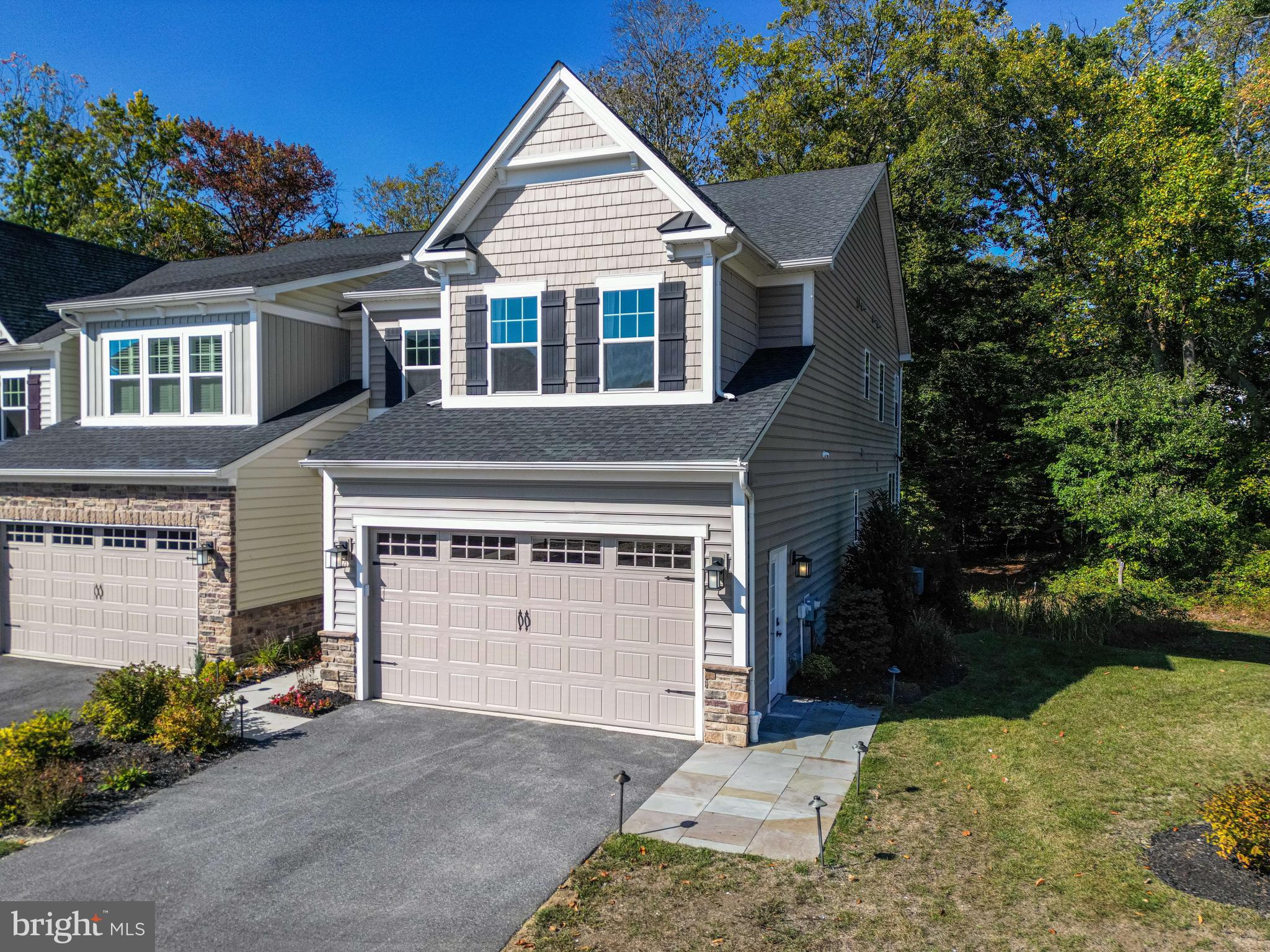 PONDS EDGE - Residential