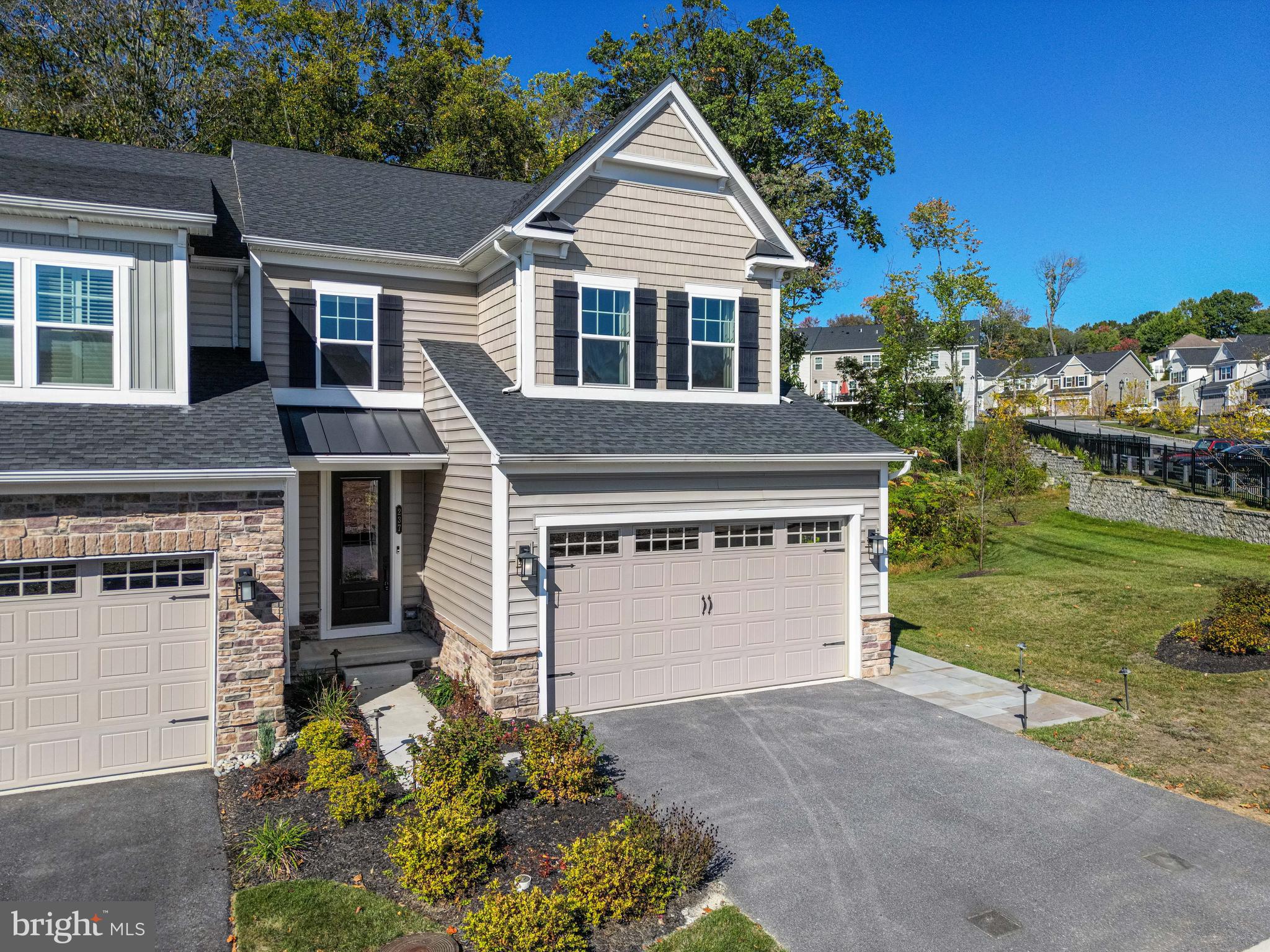 PONDS EDGE - Residential