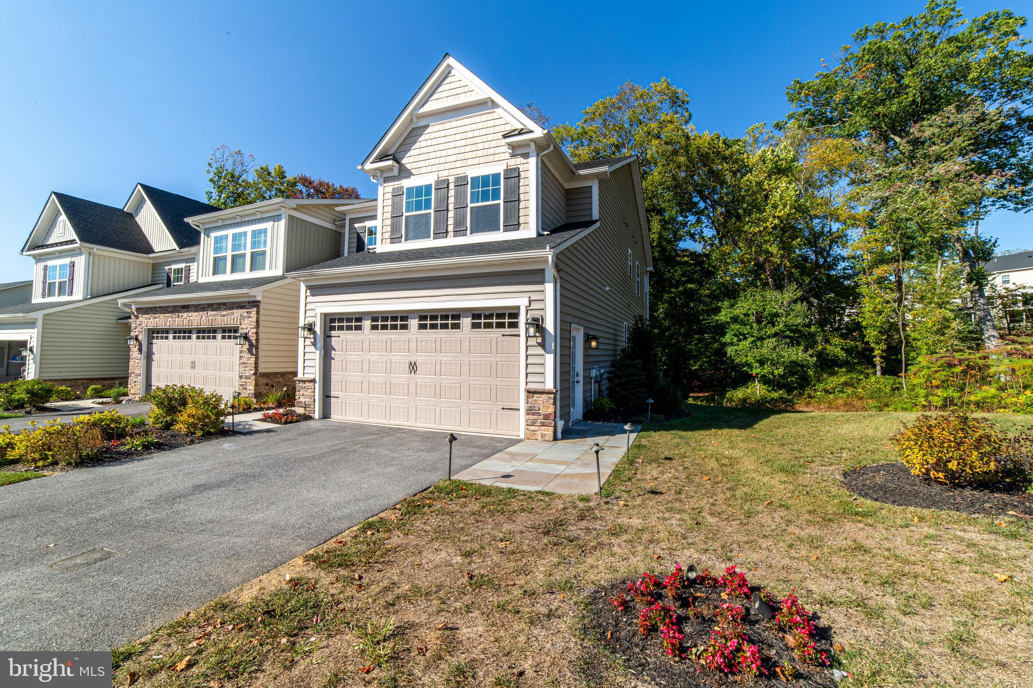 PONDS EDGE - Residential