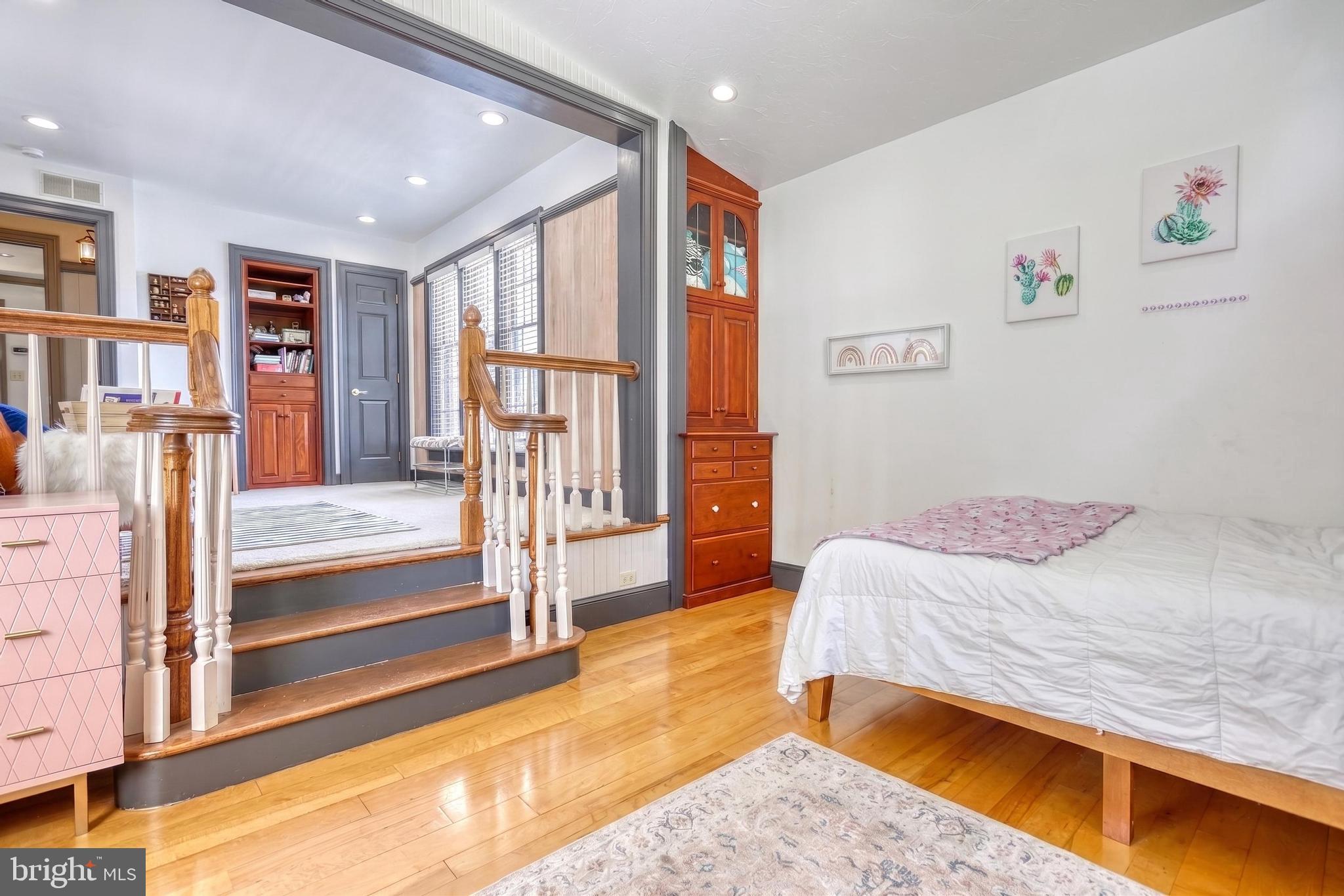 LINCOLN HEIGHTS - Residential