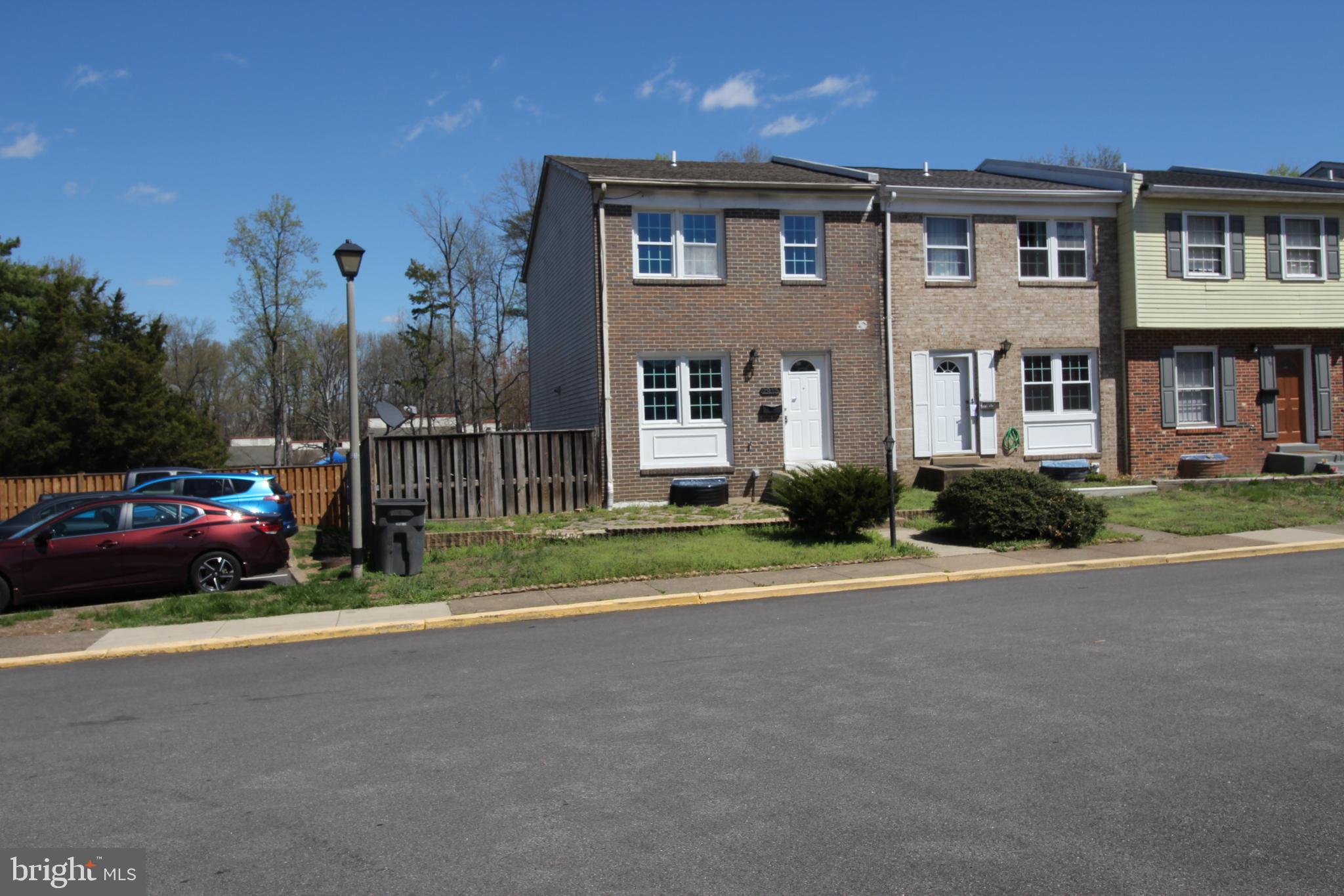 VILLAGE GATE - Residential
