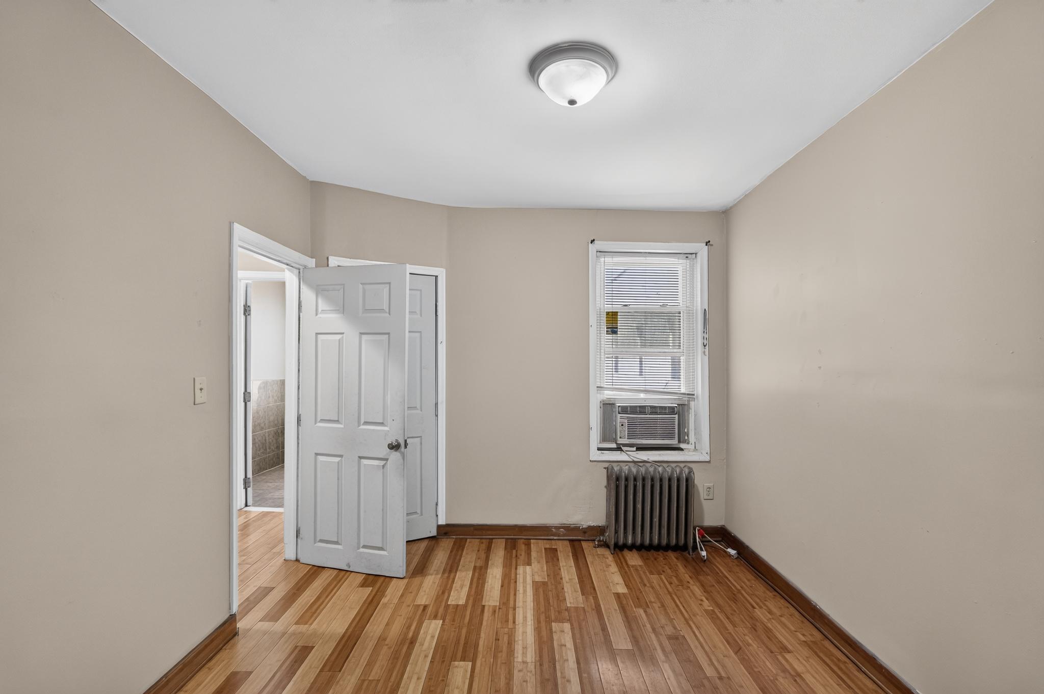 WHITMAN - Residential