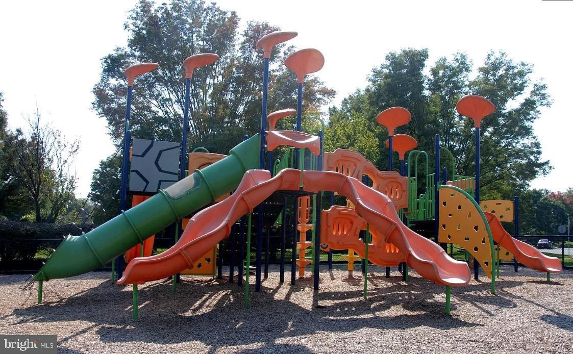 ASHBURN VILLAGE - Residential
