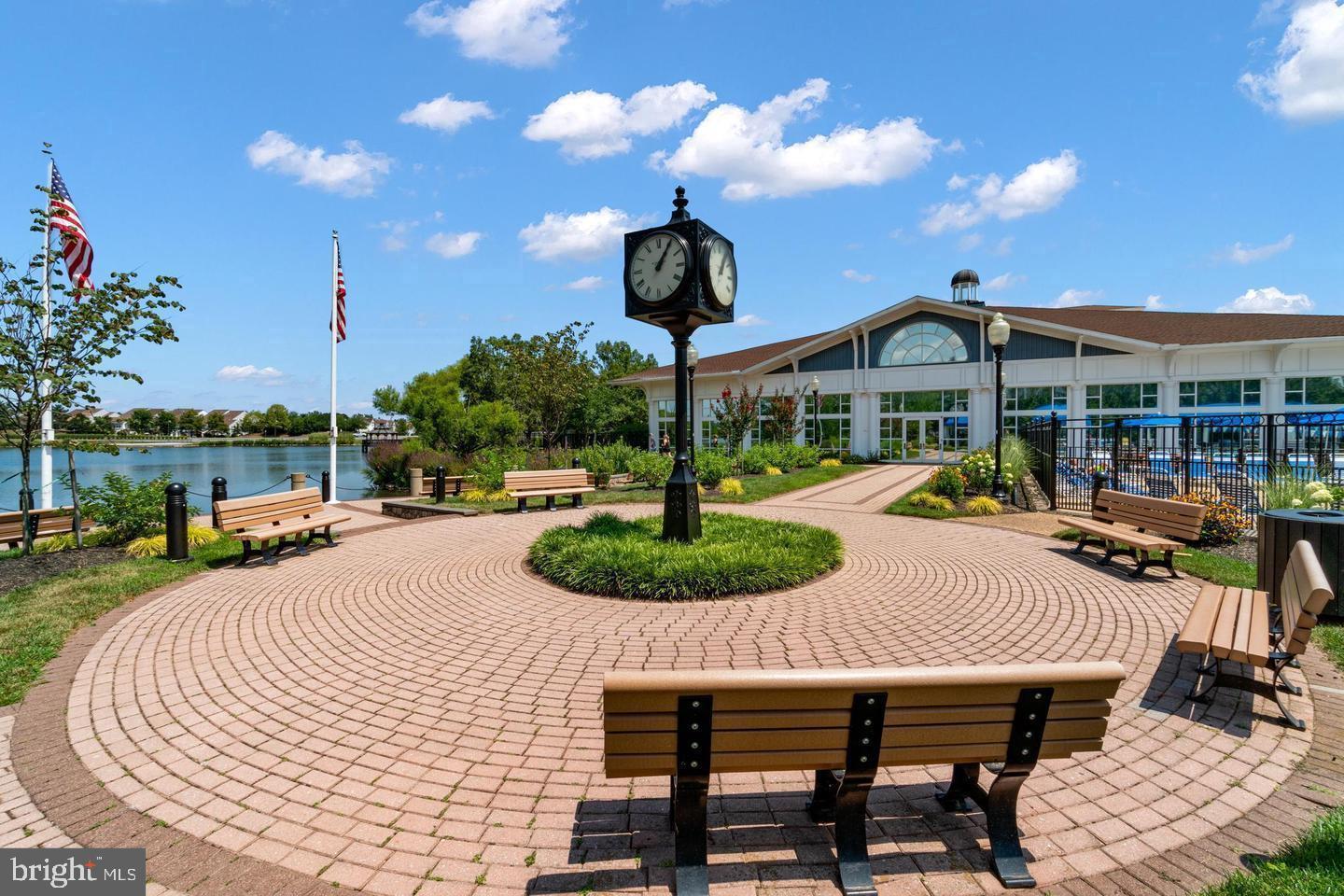 ASHBURN VILLAGE - Residential