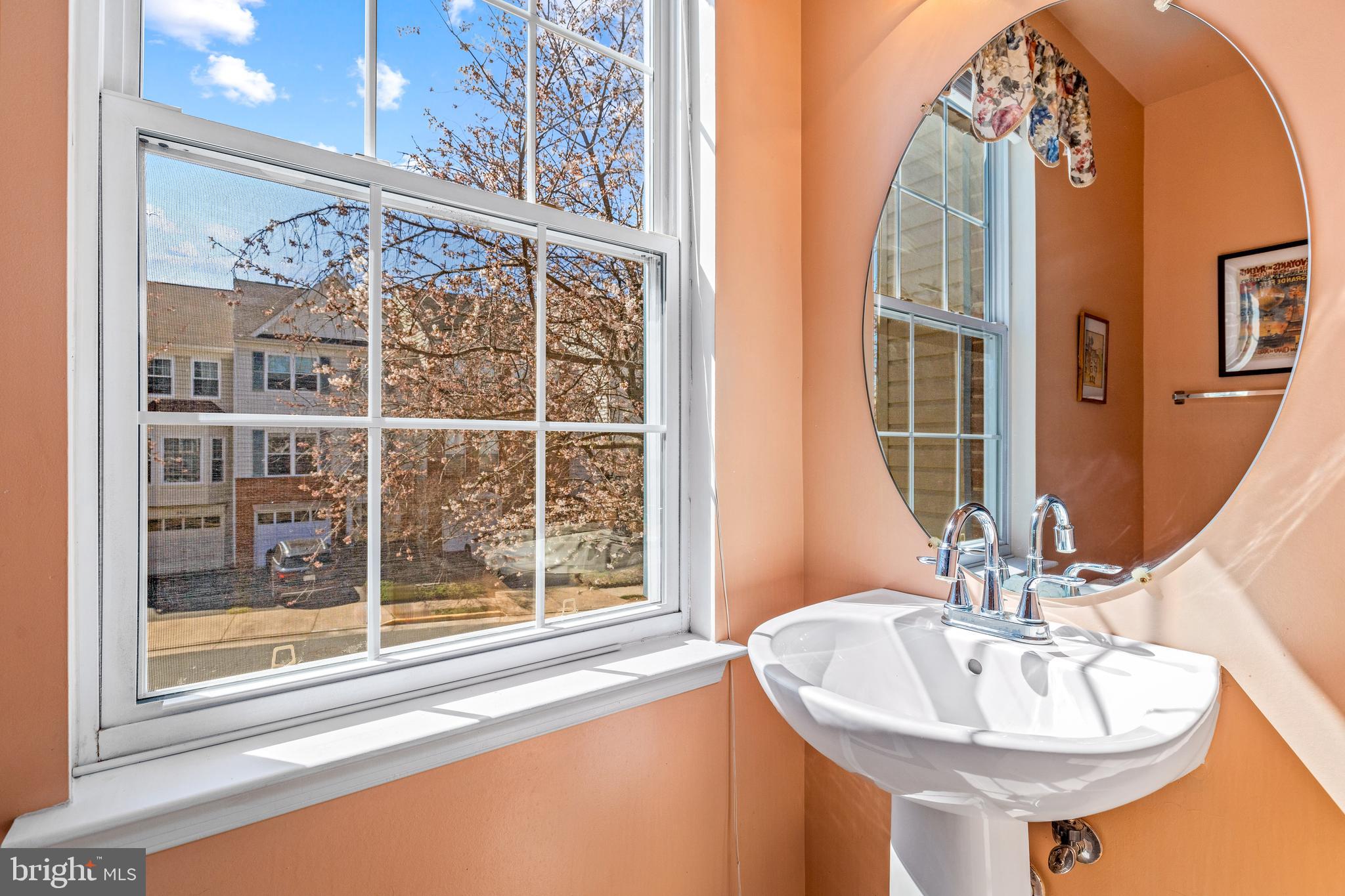ASHBURN VILLAGE - Residential