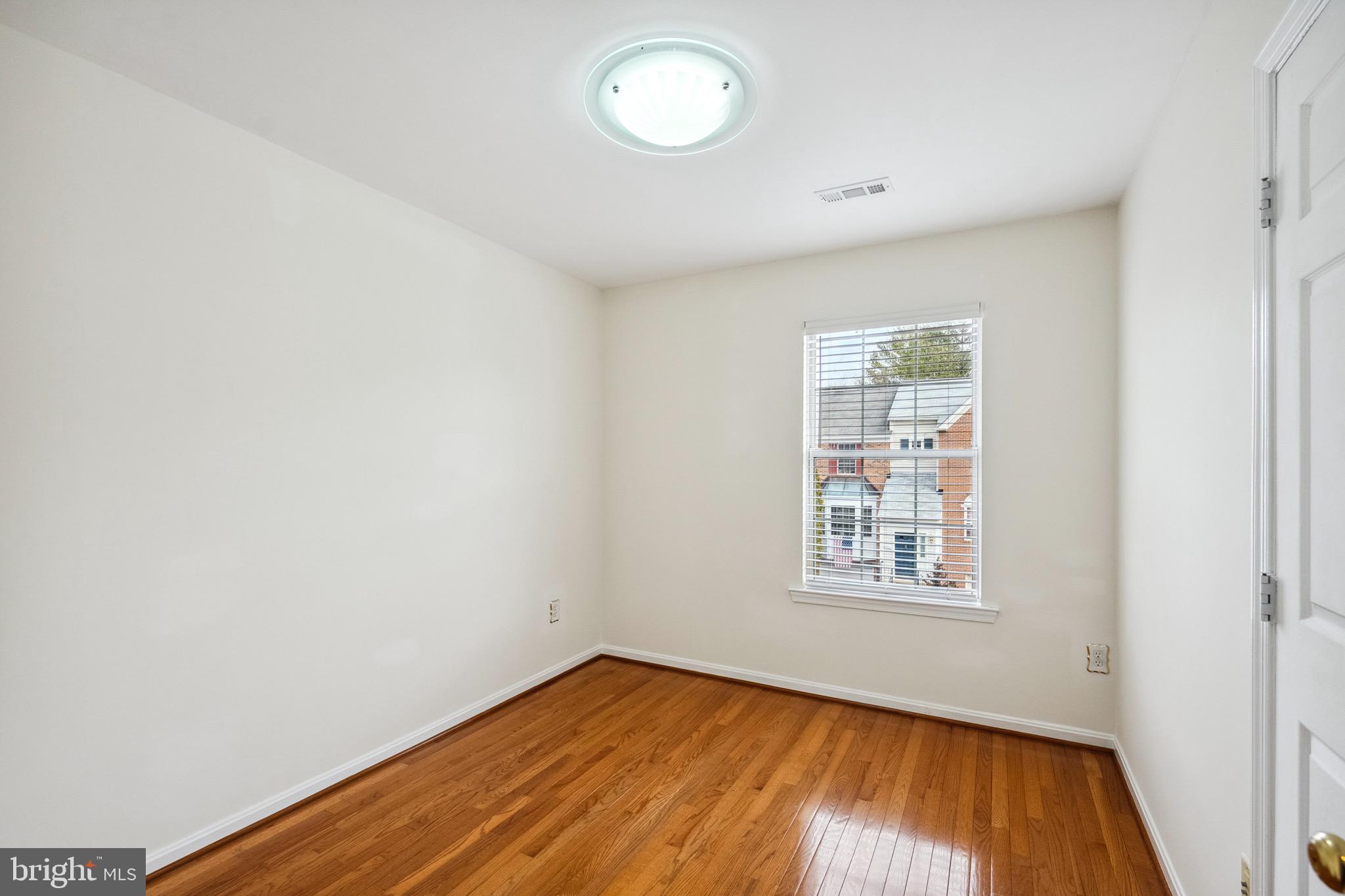 NORTH HART RUN - Residential