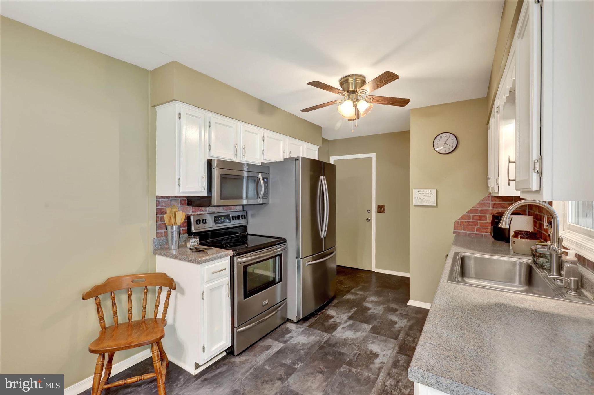TWIN HILLS - Residential