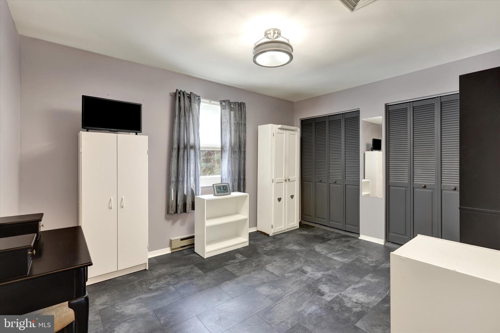 TWIN HILLS - Residential