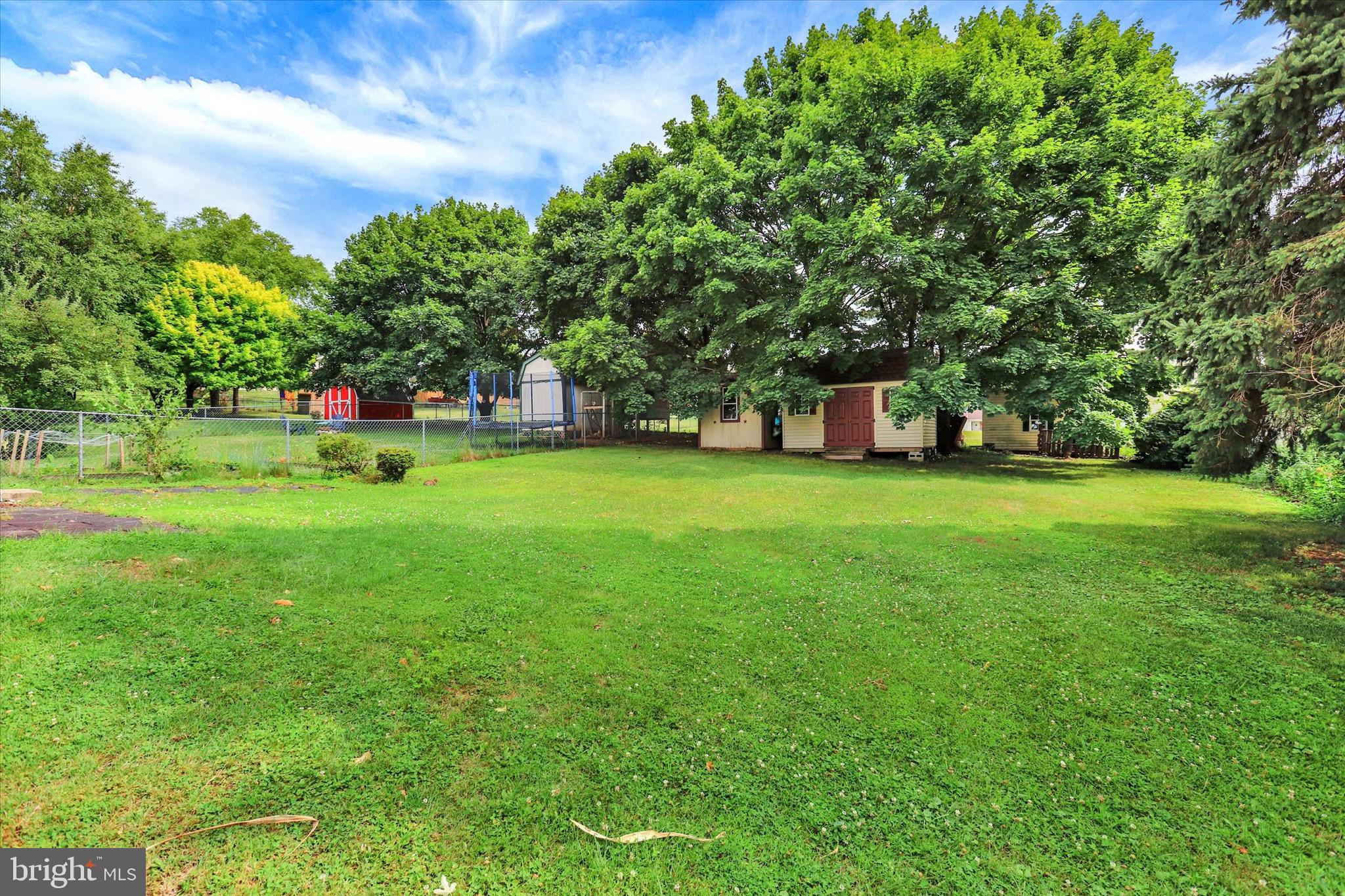 TWIN HILLS - Residential
