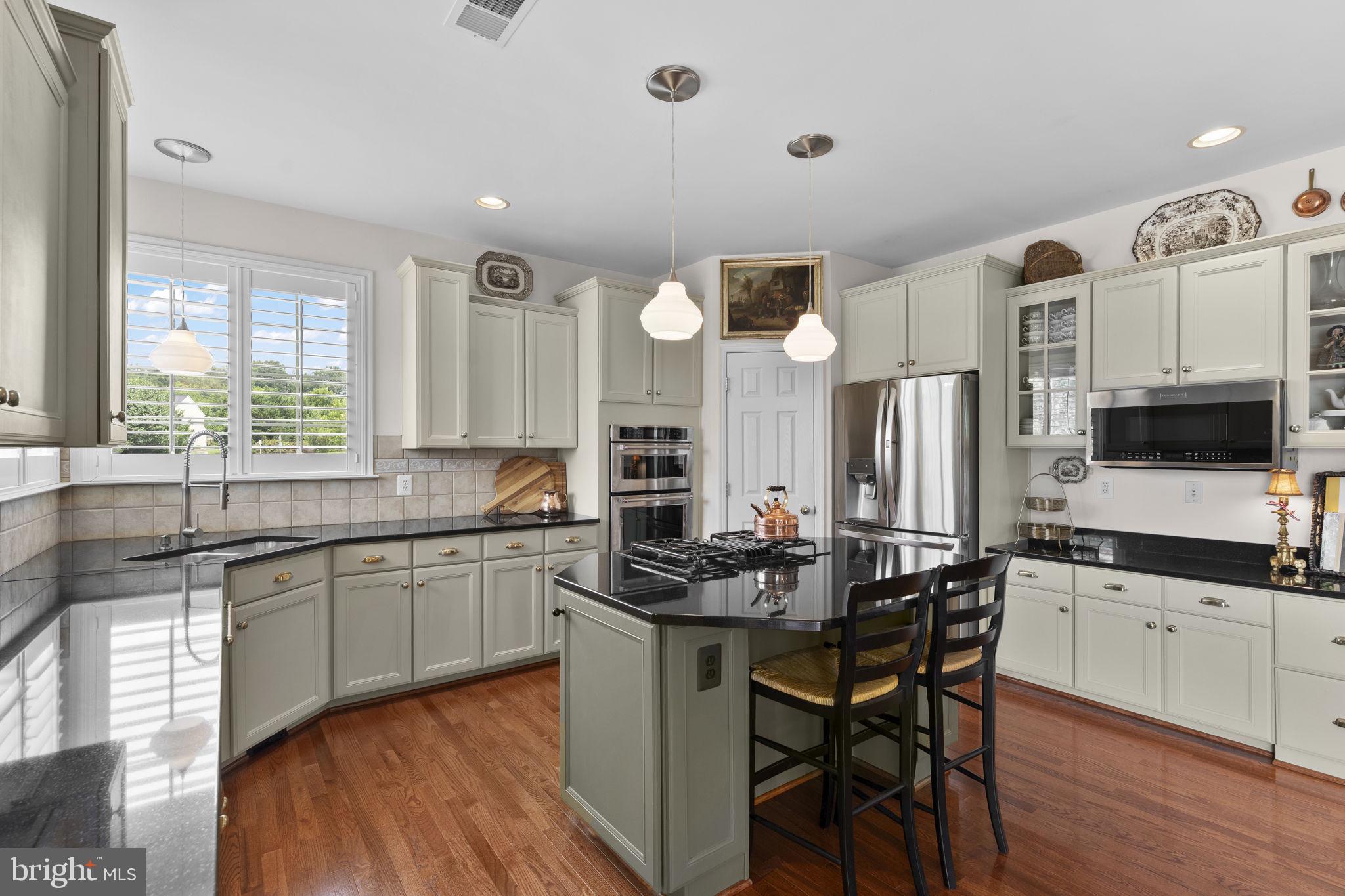 MADISON GROVE - Residential
