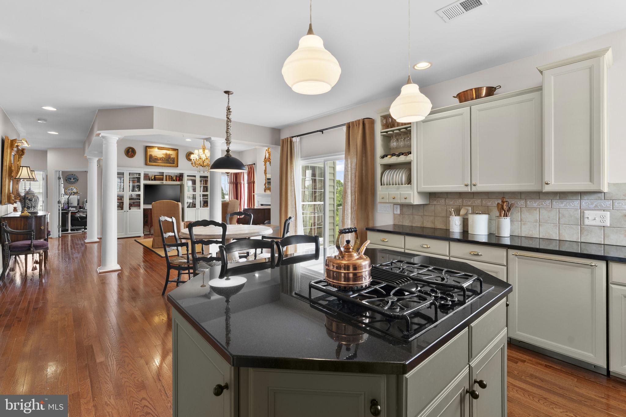 MADISON GROVE - Residential