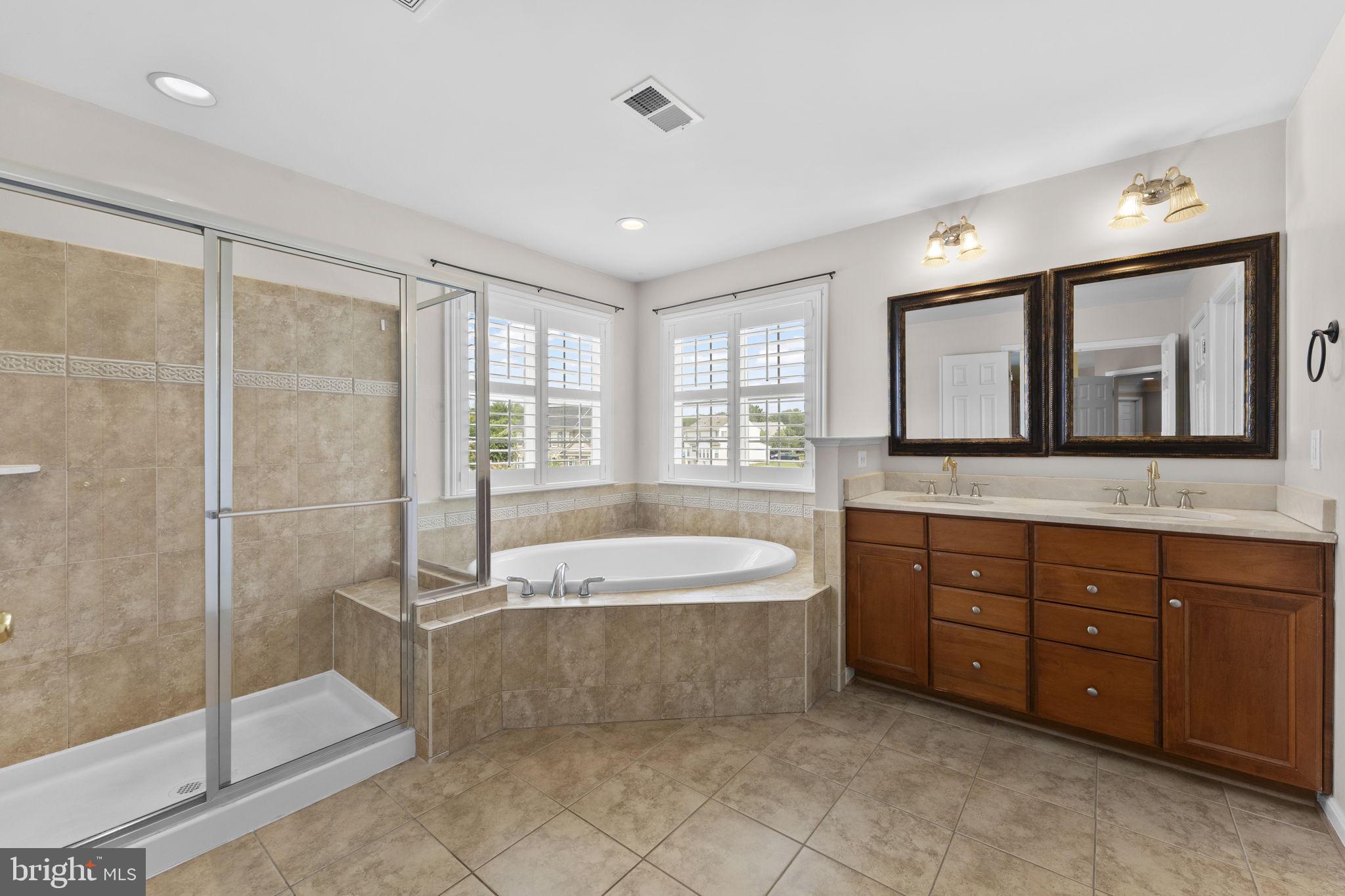 MADISON GROVE - Residential