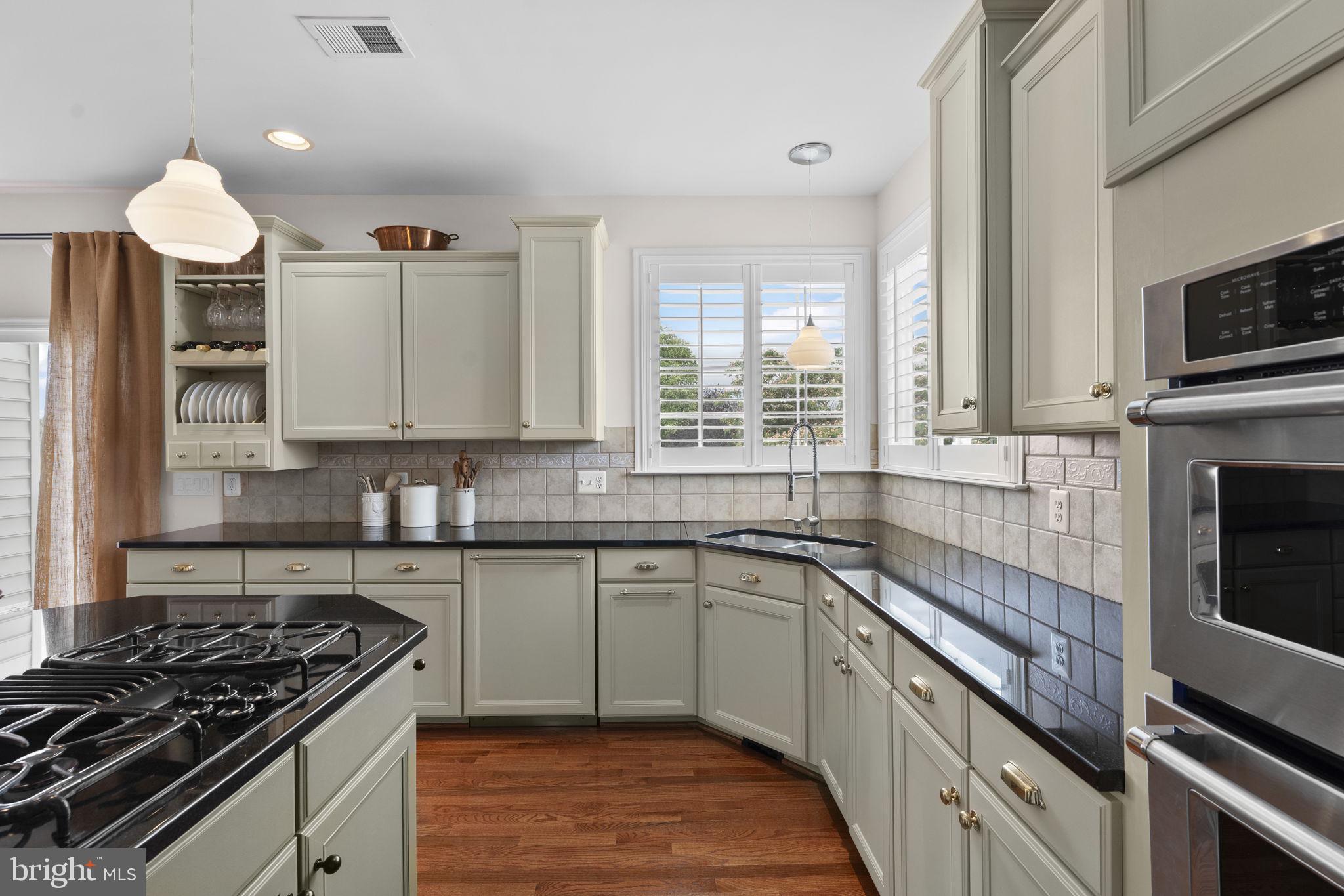 MADISON GROVE - Residential