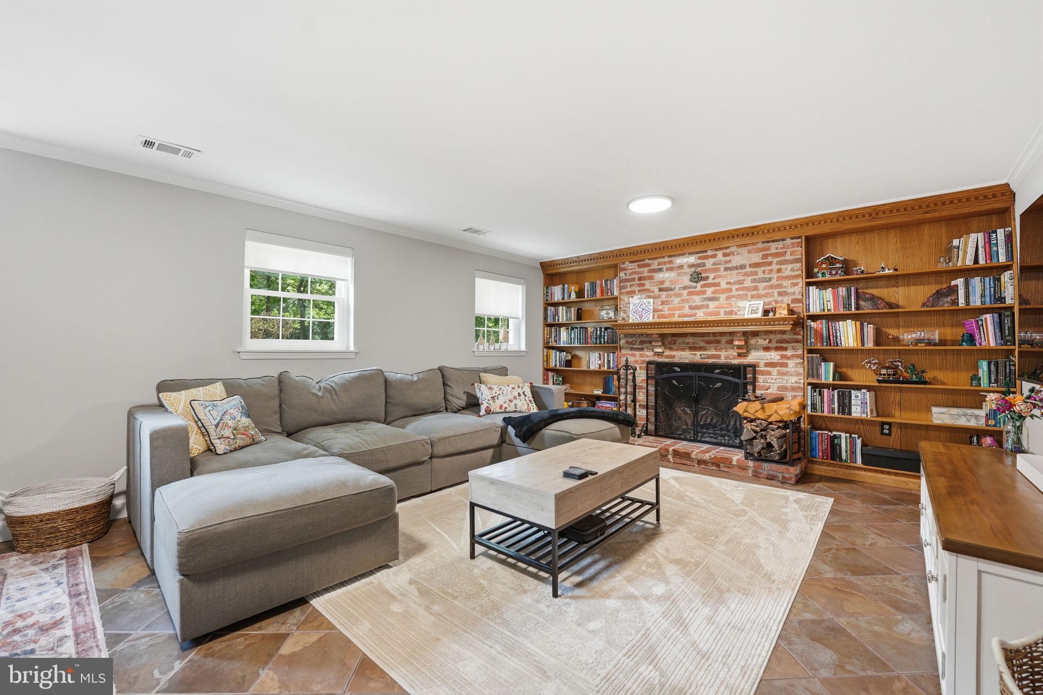 LAKE FOREST - Residential