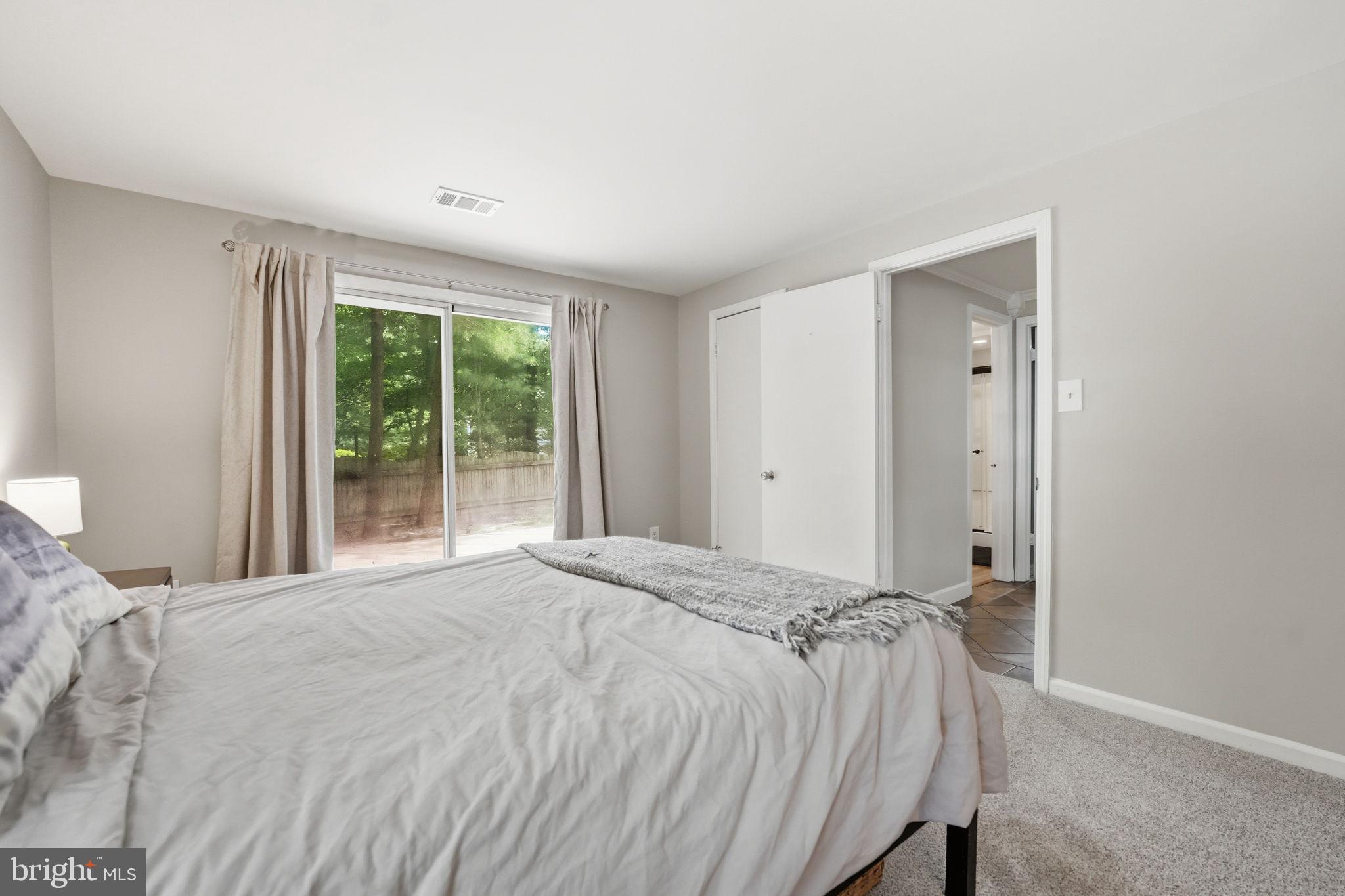 LAKE FOREST - Residential