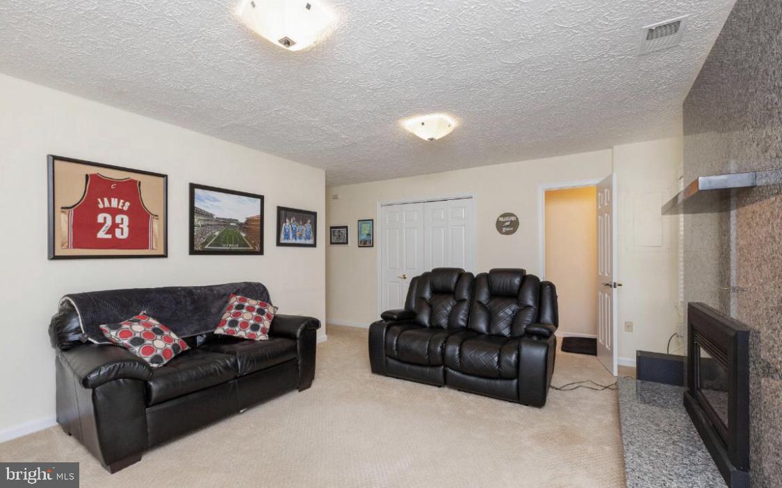 HAHN PROPERTY - Residential Lease