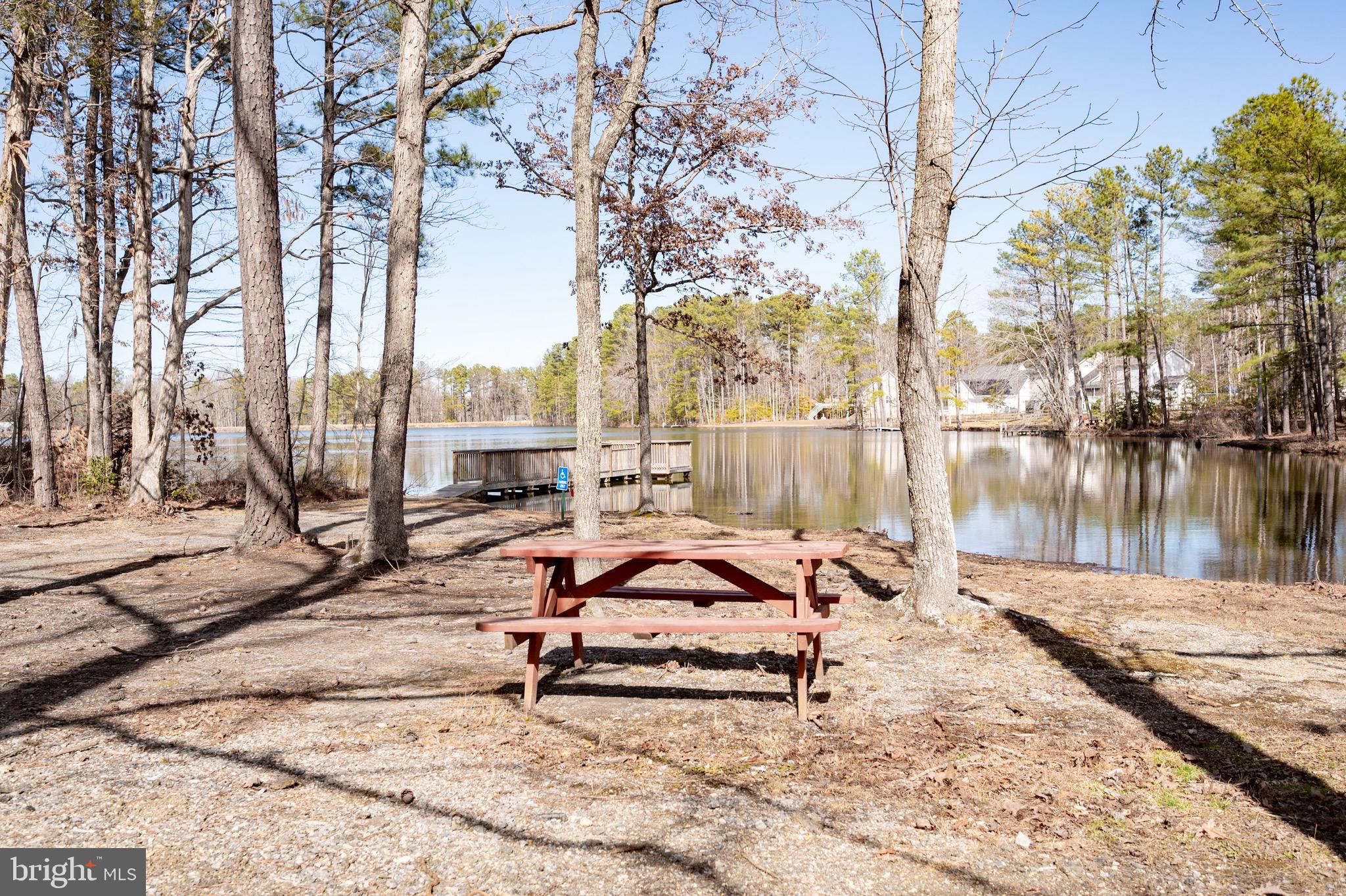 LAKE CAROLINE - Residential