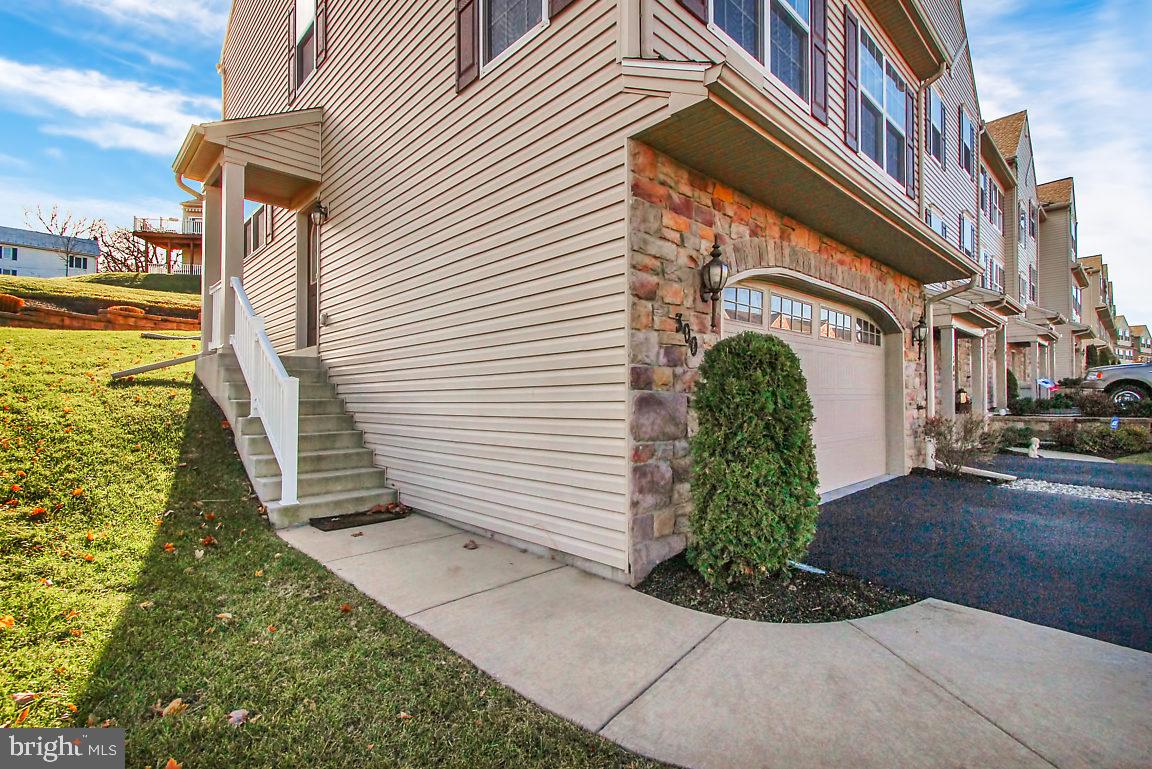 WEATHERSTONE - Residential