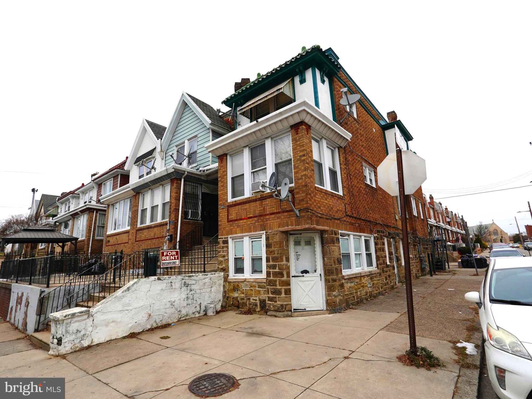🧱 Brick Triplex in Juniata Park –
Corner brick triplex in the desirable Juniata section of Philadelphia—ideal for investors or owner-occupants. All three units feature separate utilities and in-unit washer/dryers.

Unit mix:
• Basement: 1 bed, 1 bath
• First Floor: 2 bed, 1 bath
• Second Floor: 2 bed, 1 bath

Property is fully rented, providing immediate income. Needs some TLC and is being sold AS-IS. Great value-add opportunity with strong rental potential.