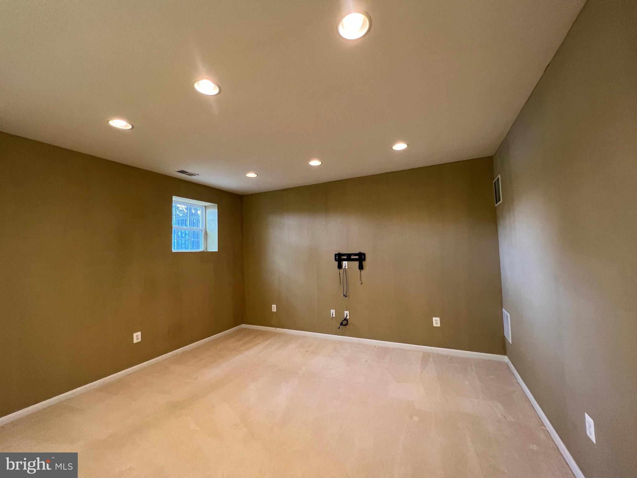 BELMONT TOWN CENTER - Residential Lease