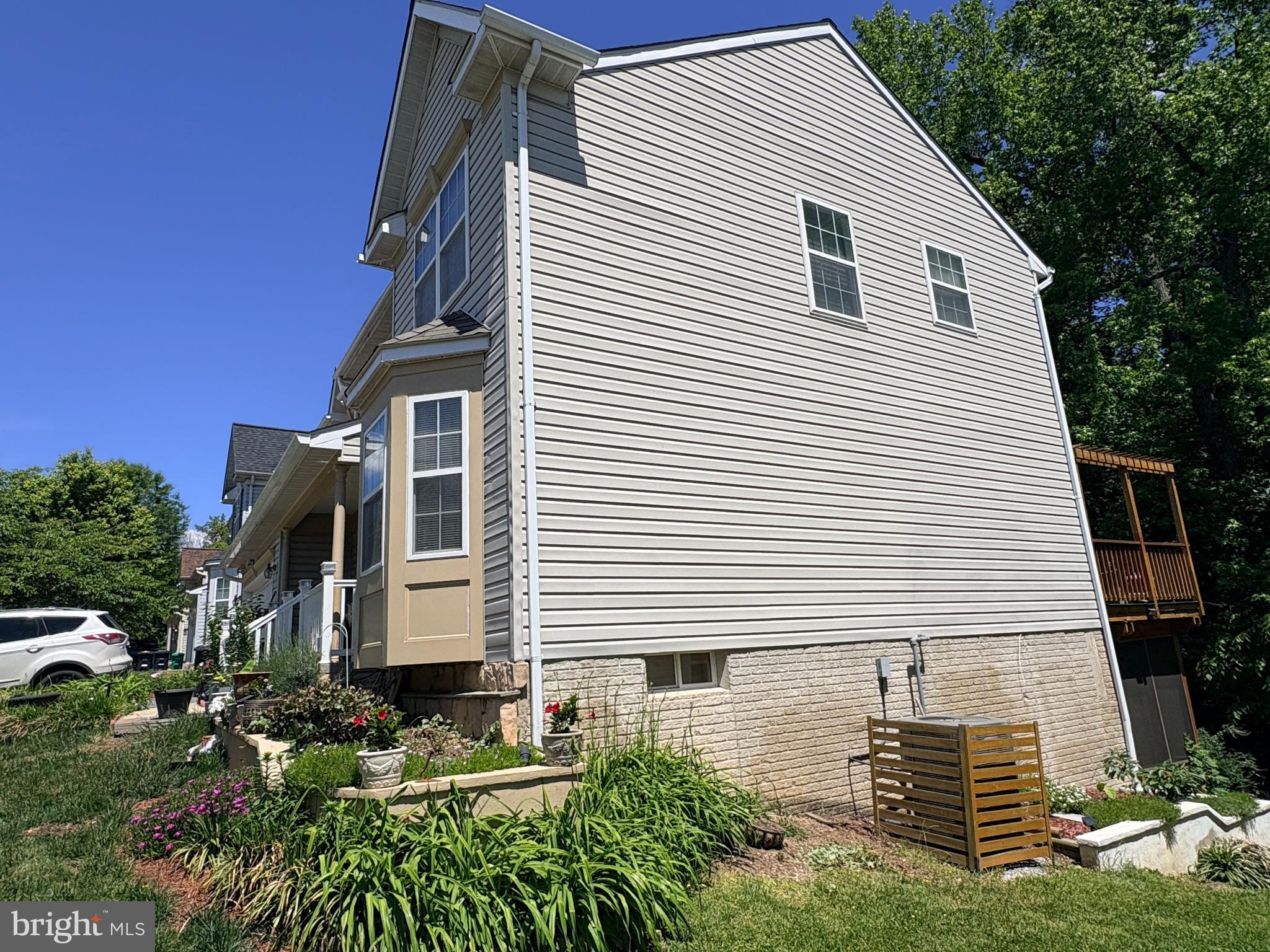 THOMPSON ESTATES - Residential