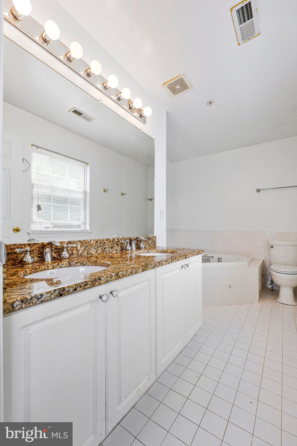 THOMPSON ESTATES - Residential
