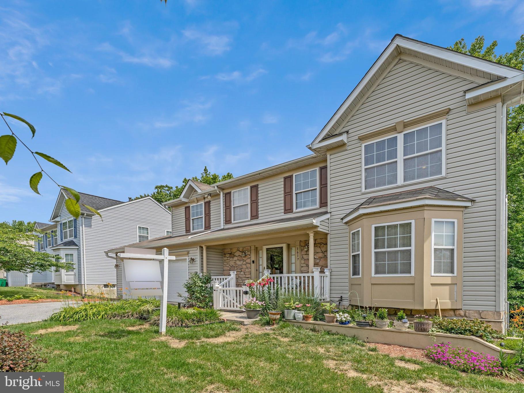 THOMPSON ESTATES - Residential