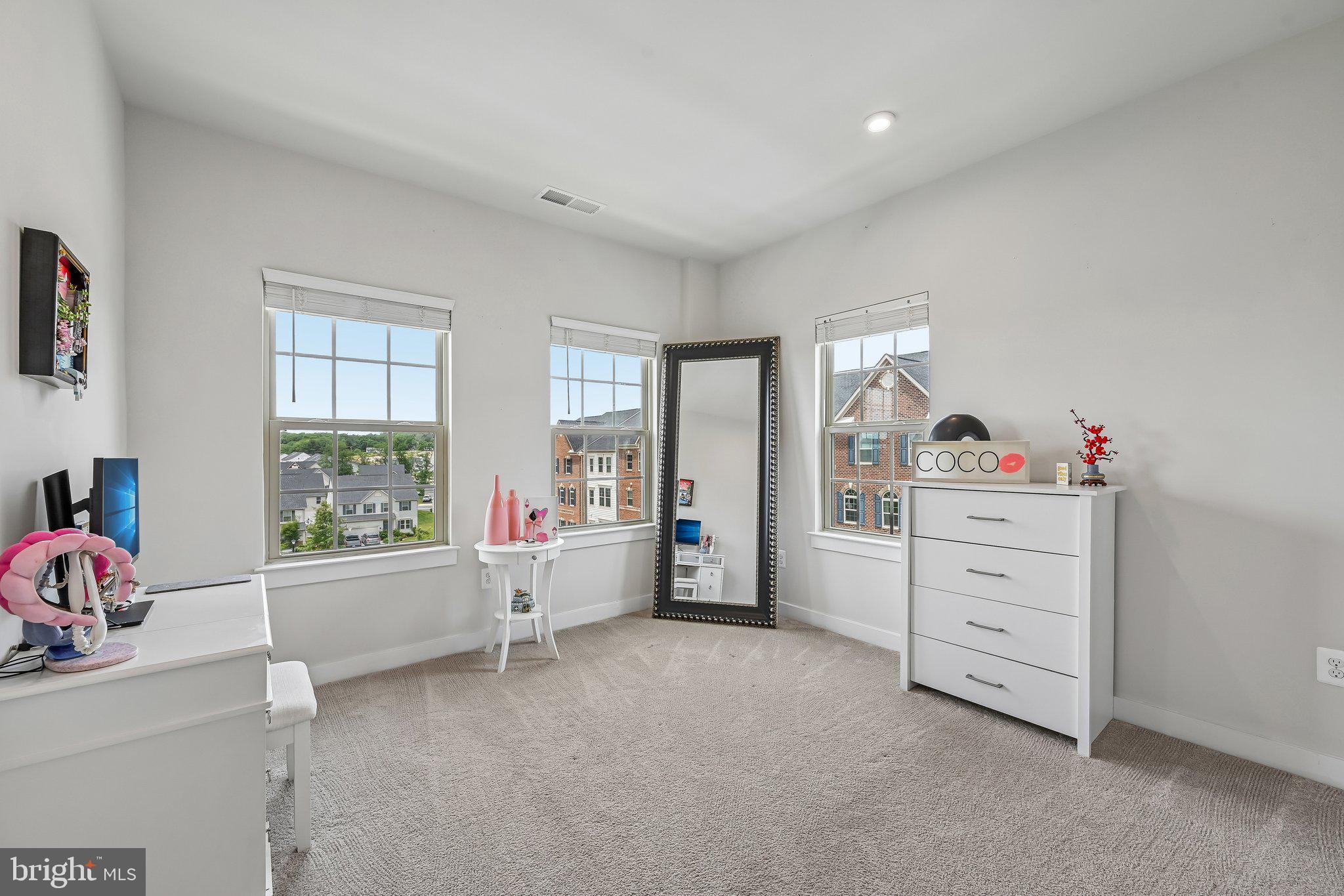 OAKDALE VILLAGE - Residential