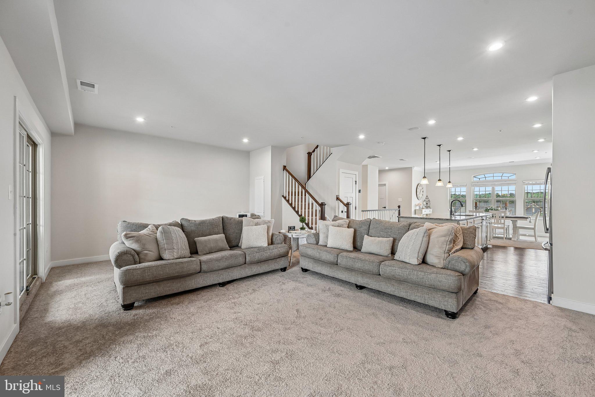 OAKDALE VILLAGE - Residential