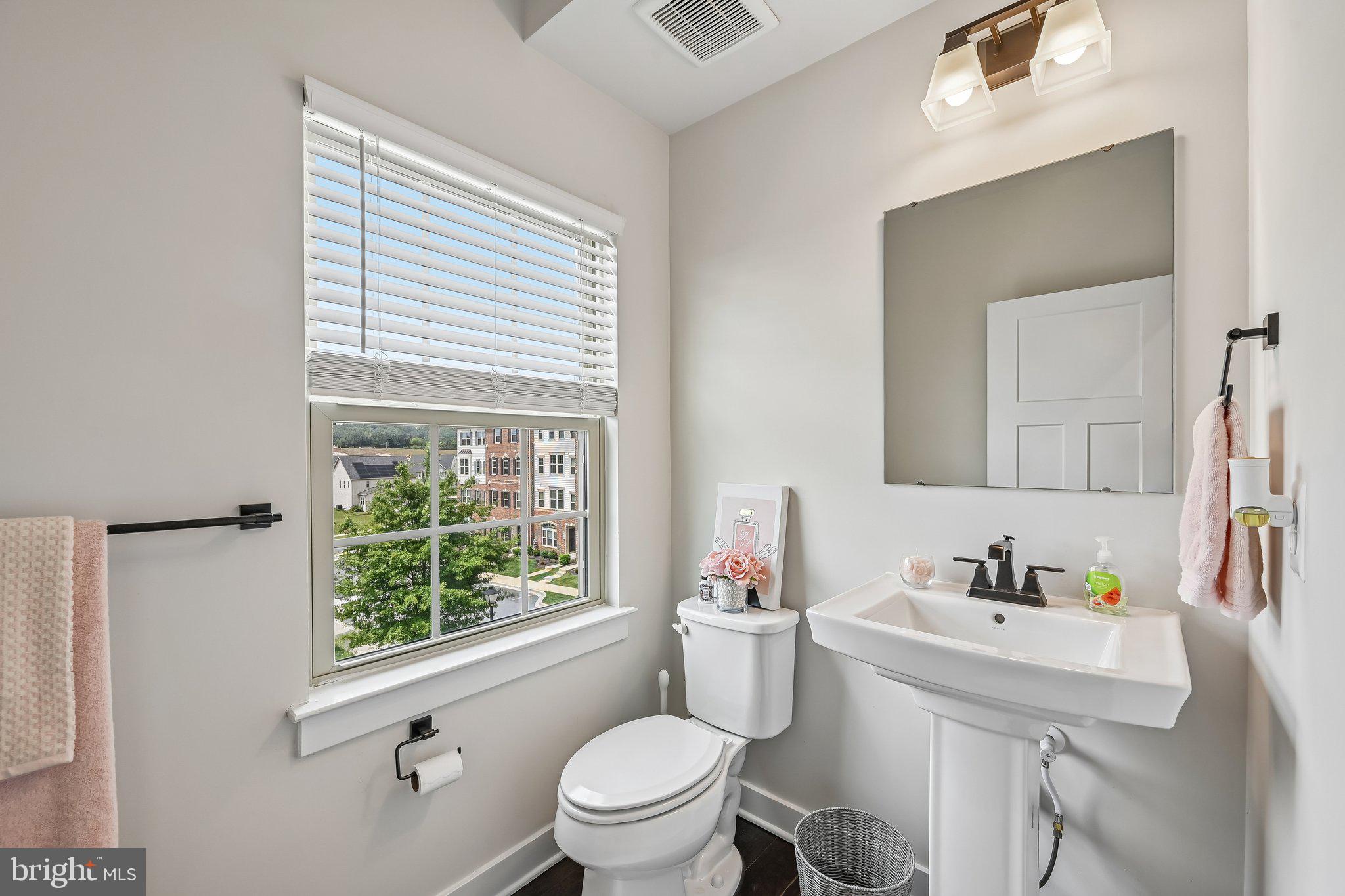 OAKDALE VILLAGE - Residential