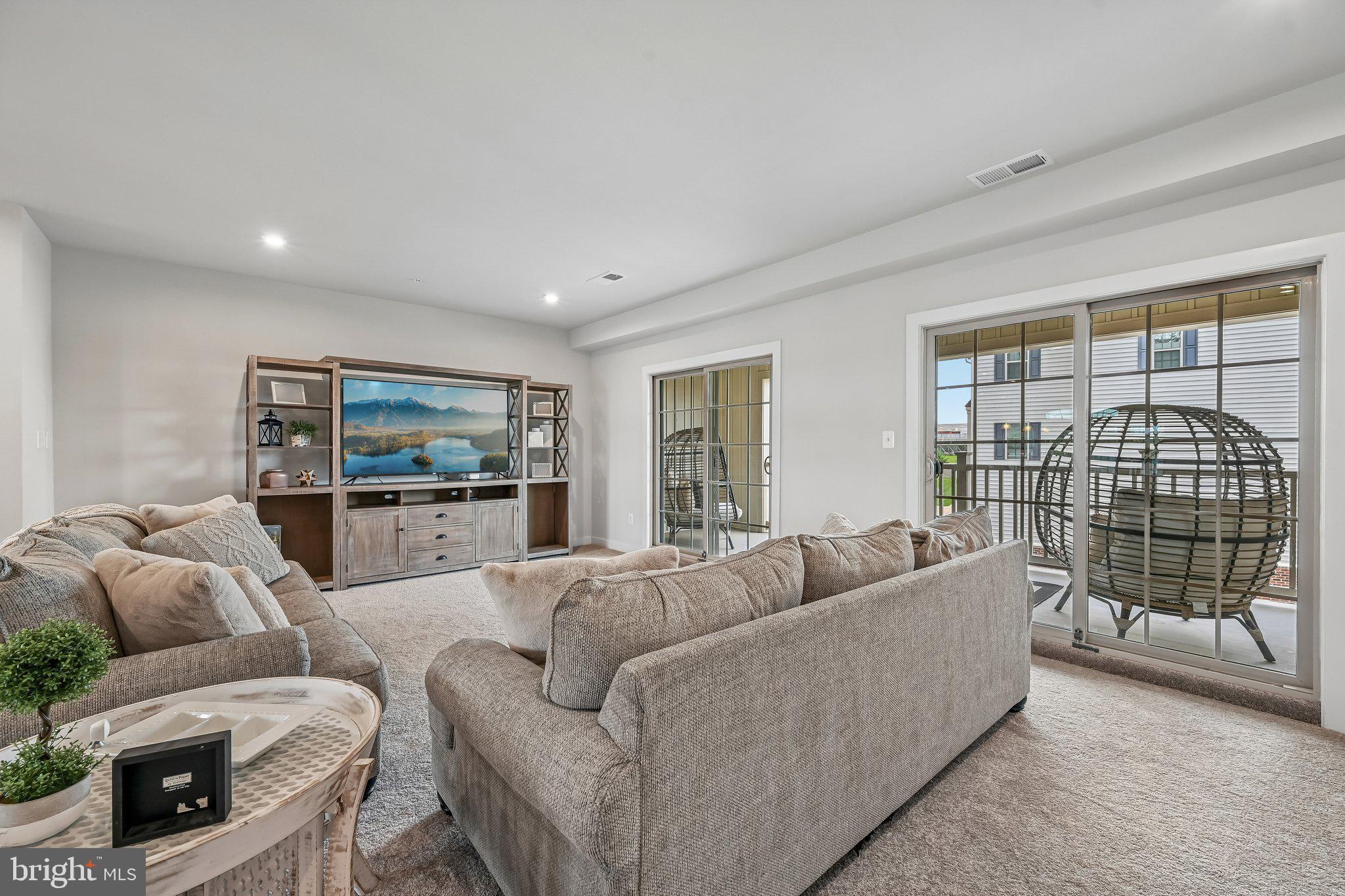 OAKDALE VILLAGE - Residential