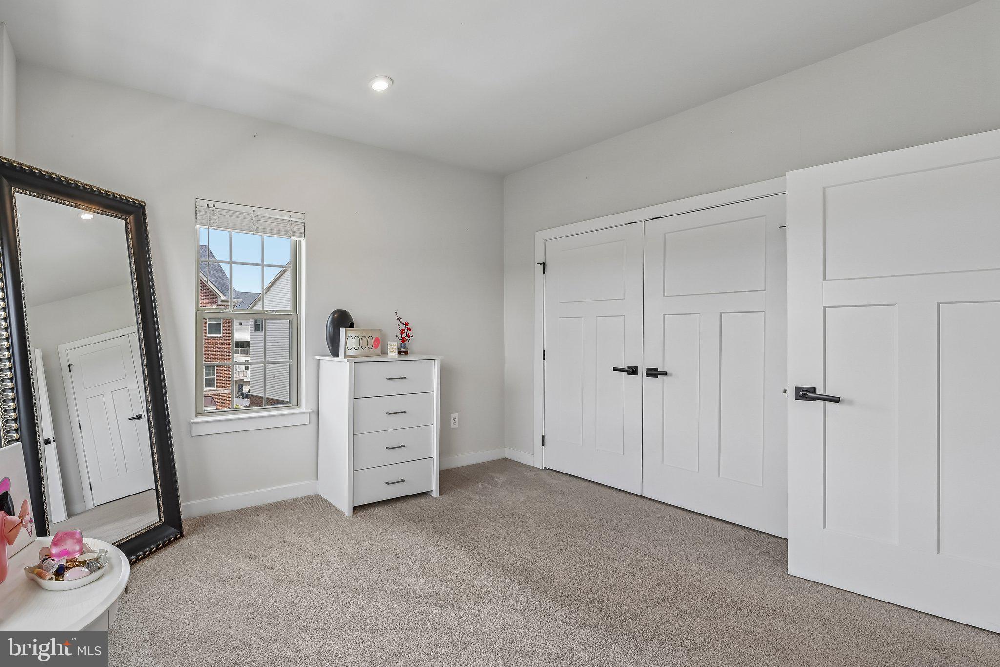 OAKDALE VILLAGE - Residential