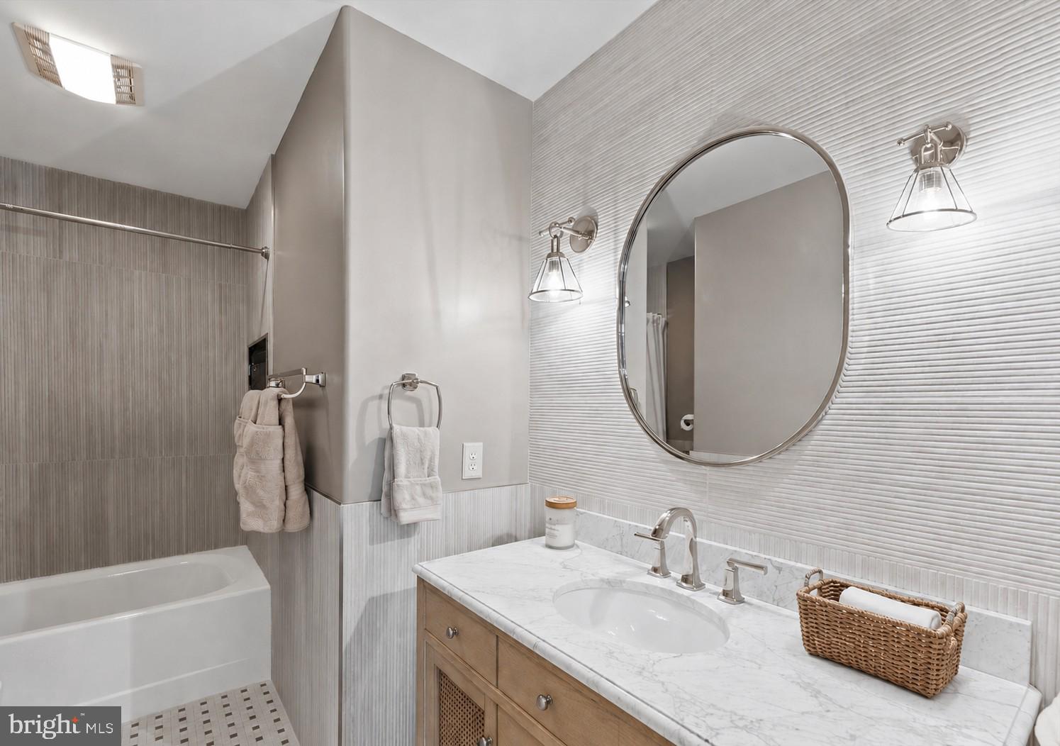 SEATOWNE - Residential