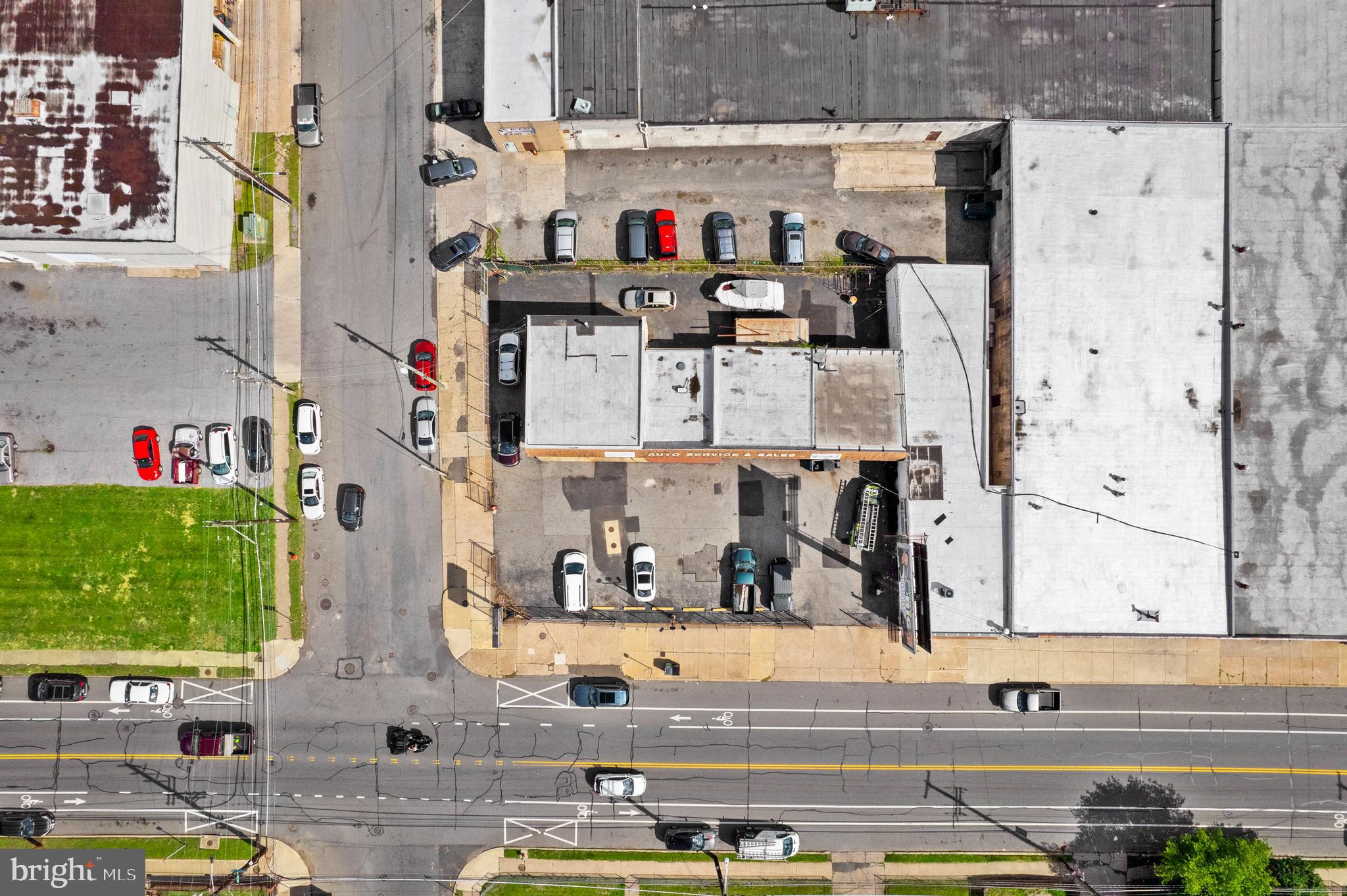 HOLMESBURG - Commercial Sale