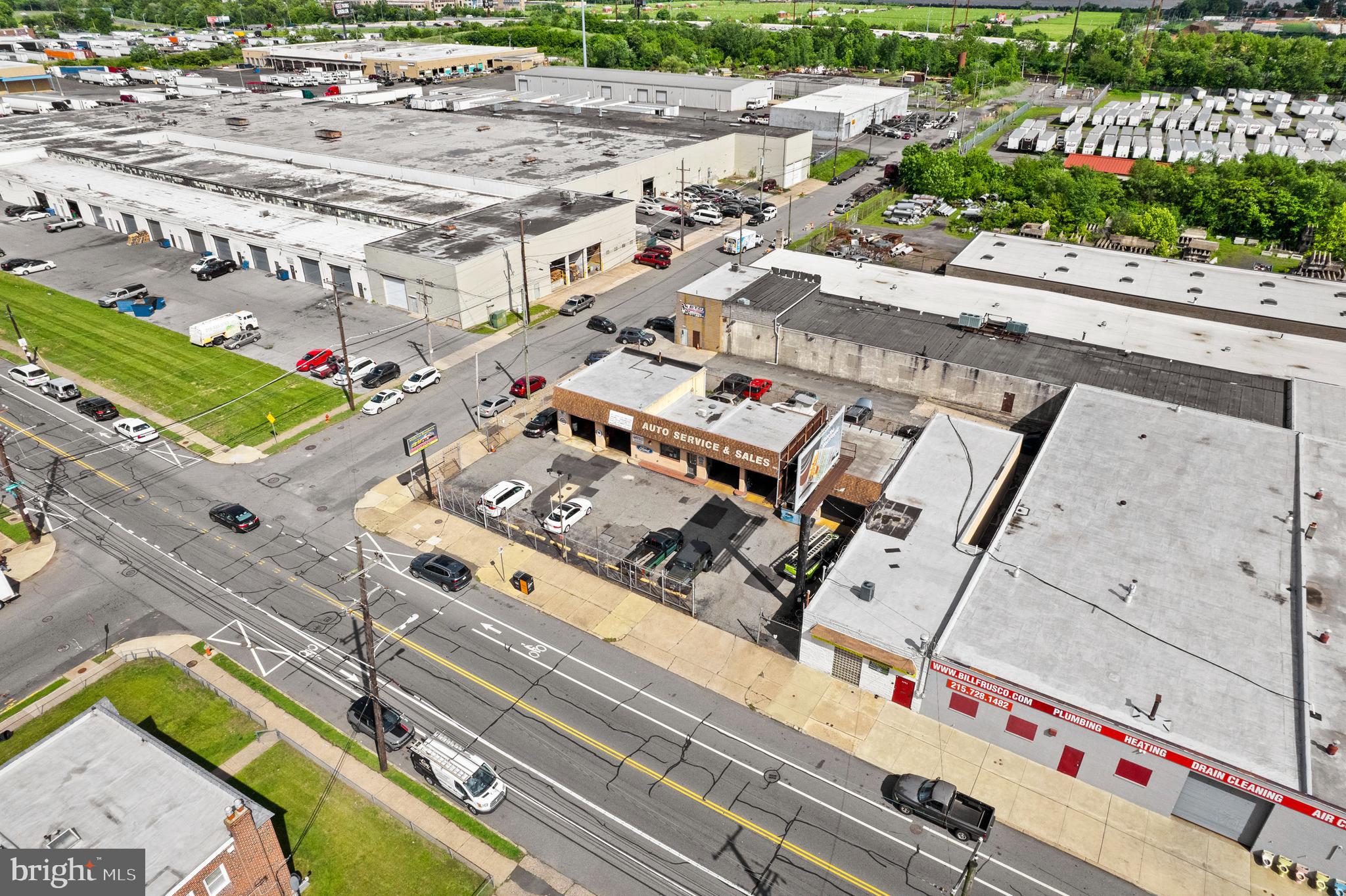 HOLMESBURG - Commercial Sale