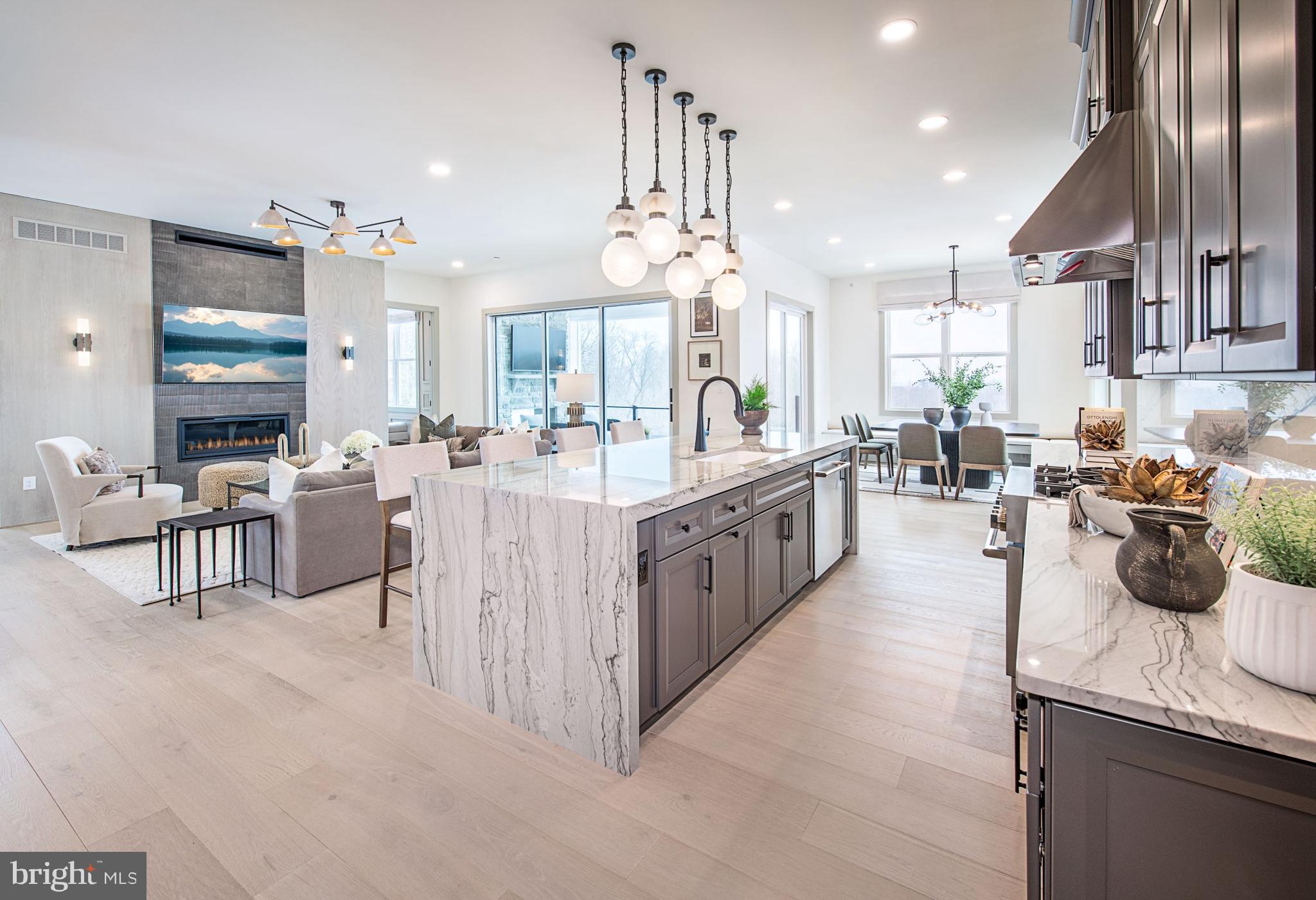 BRETON HILL - Residential