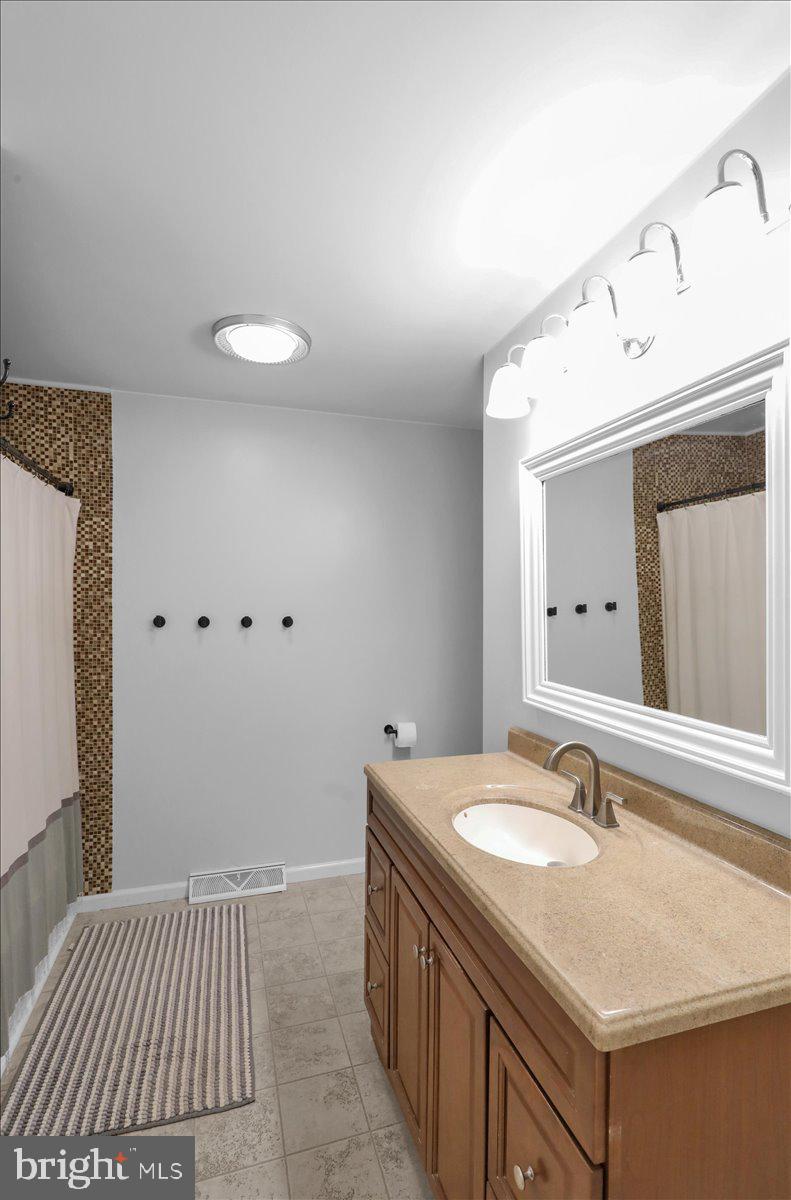 WILSHIRE MEADOWS - Residential