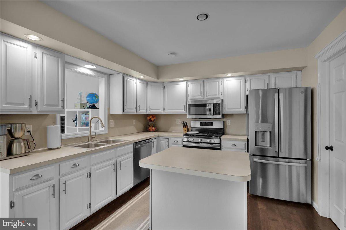 WILSHIRE MEADOWS - Residential