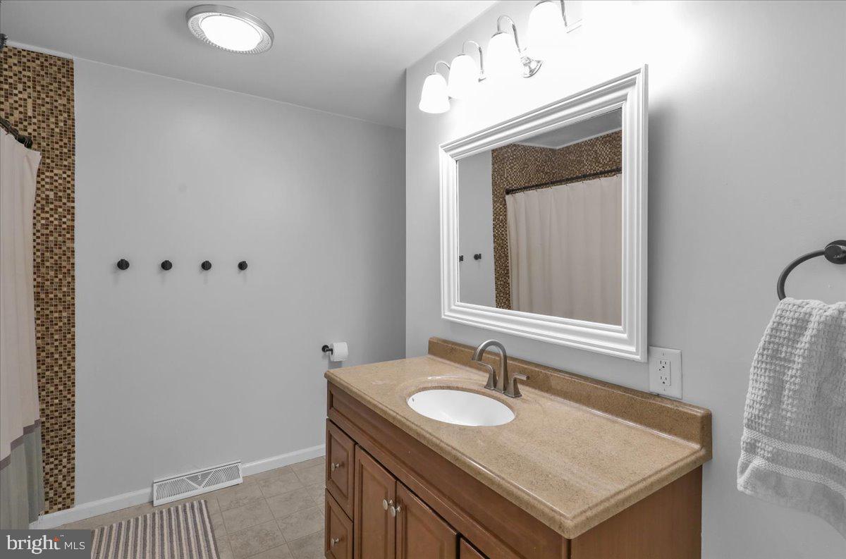 WILSHIRE MEADOWS - Residential