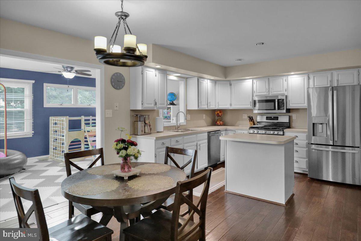 WILSHIRE MEADOWS - Residential