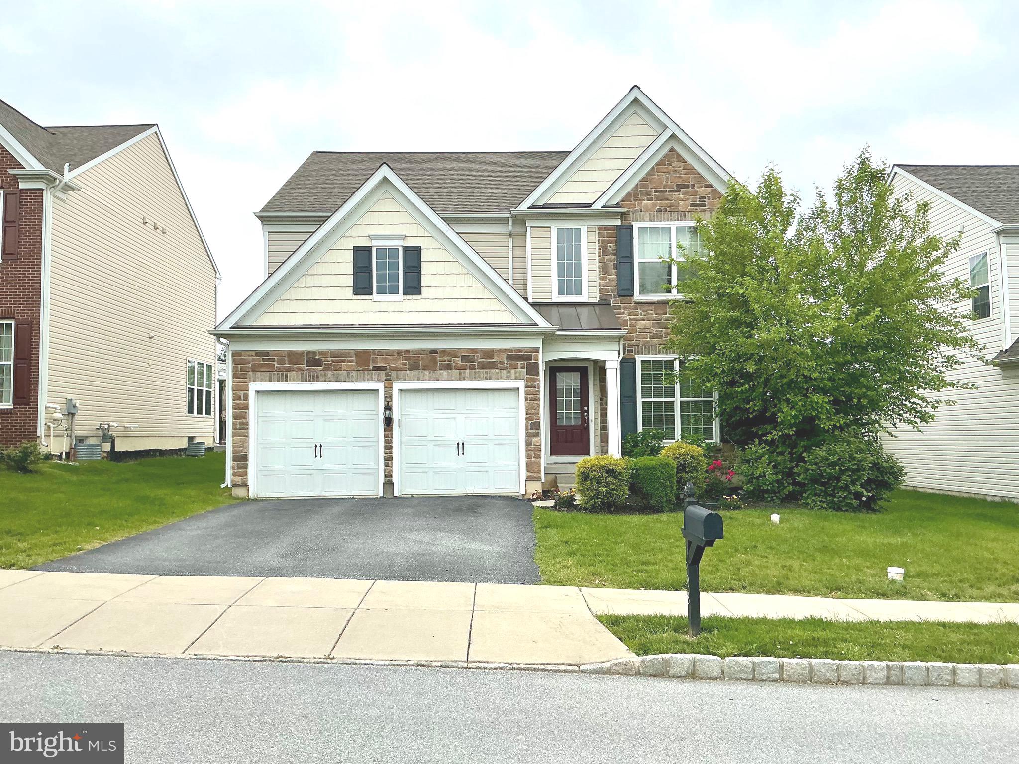 Wonderful single at Apple Cross Country Club. This single family home is nicely designed with an open floor plan.   Fresh paint throughout and all new carpeting on the 2nd floor and finished lower level.   Lots of space and windows.   When you enter from the front entrance a nice sized  living room,  and dining area  with hardwood floors welcome you.  The first floor also features a powder room , a great room  with hardwood flooring off the kitchen area and a sun filled  tiled breakfast area with access to the stamped concrete patio and fenced in  back yard.  The second floor features four nice  sized bedrooms and two bathrooms and the laundry room.  A huge  finished lower level with  a nice size utility area.  
The Apple cross country club is conveniently located near several parks as well as shopping and restaurants. This community is also conveniently located near major travel routes, Downingtown and Thorndale train stations, the Route 30 bypass and other major arteries, including the  Pennsylvania Turnpike.  The Apple Cross community includes a state of the Art fitness center with indoor and outdoor pools , a professionally  design golf course , tennis courts, basketball courts and more.