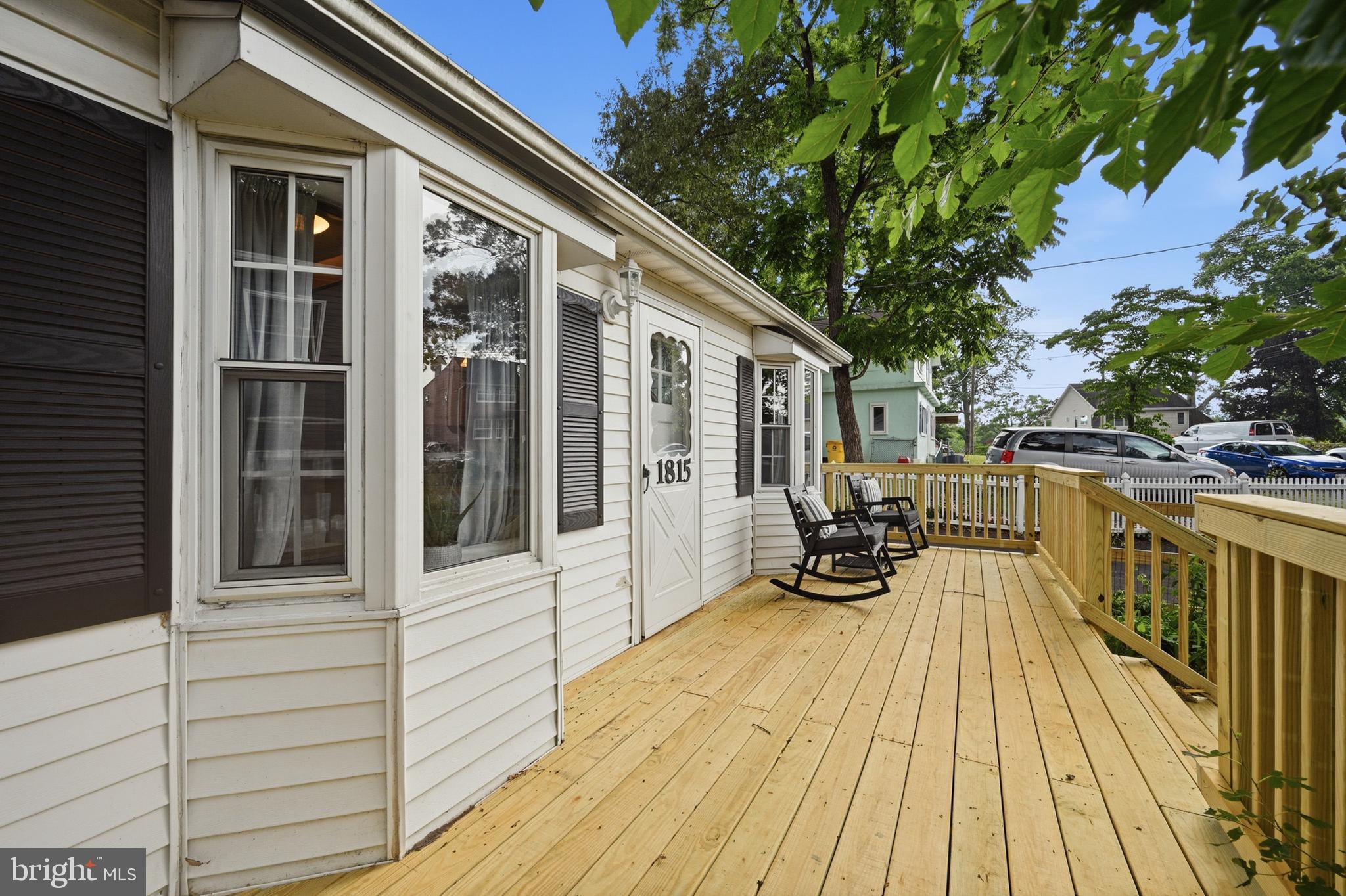 WOODLAND BEACH - Residential
