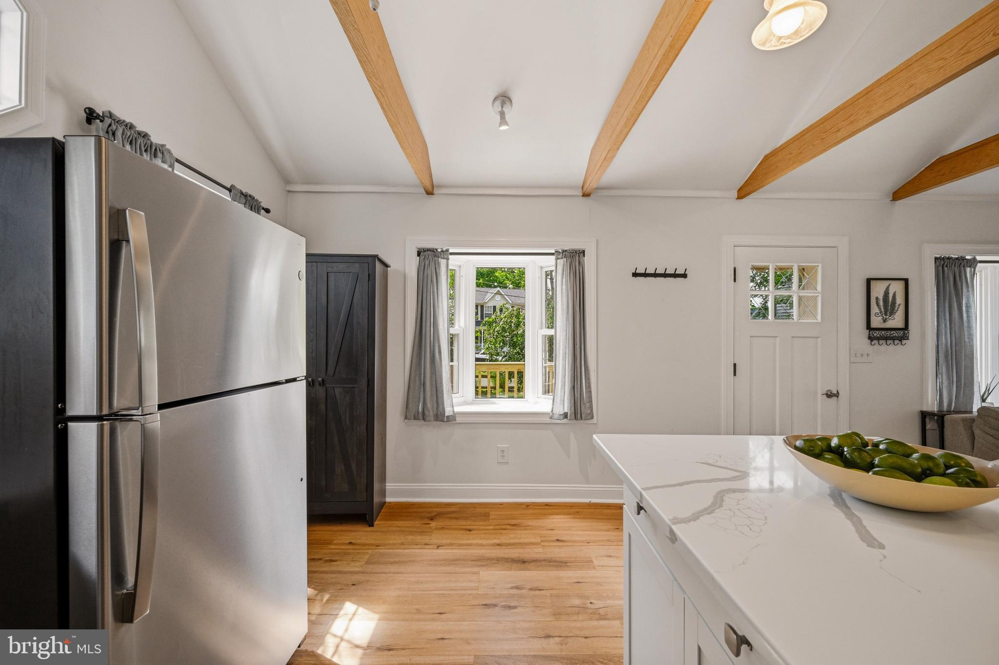 WOODLAND BEACH - Residential