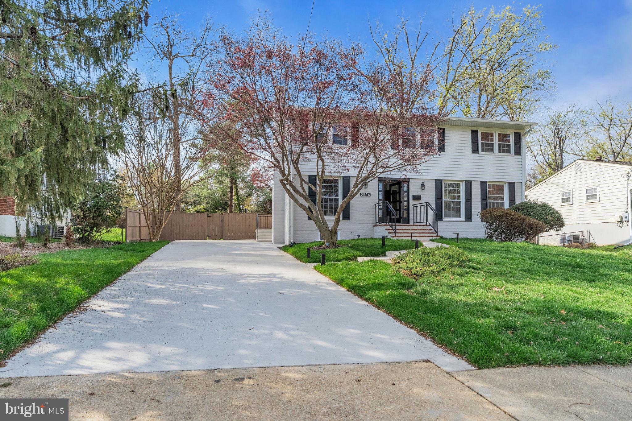 STONEWALL MANOR - Residential