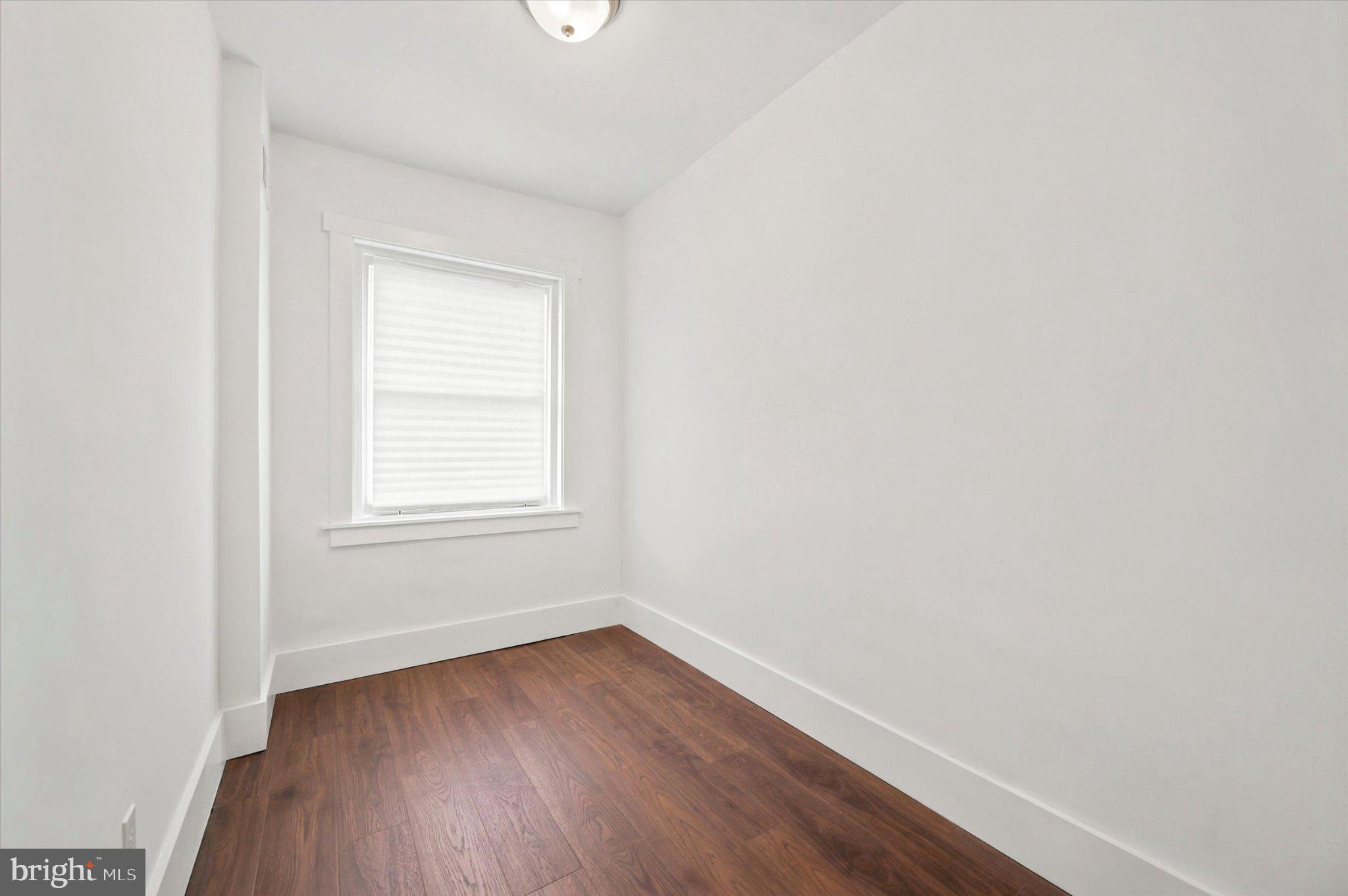 LOGAN SQUARE - Residential