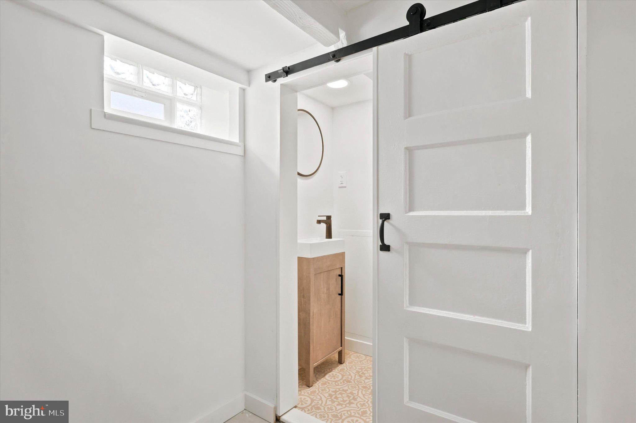 LOGAN SQUARE - Residential