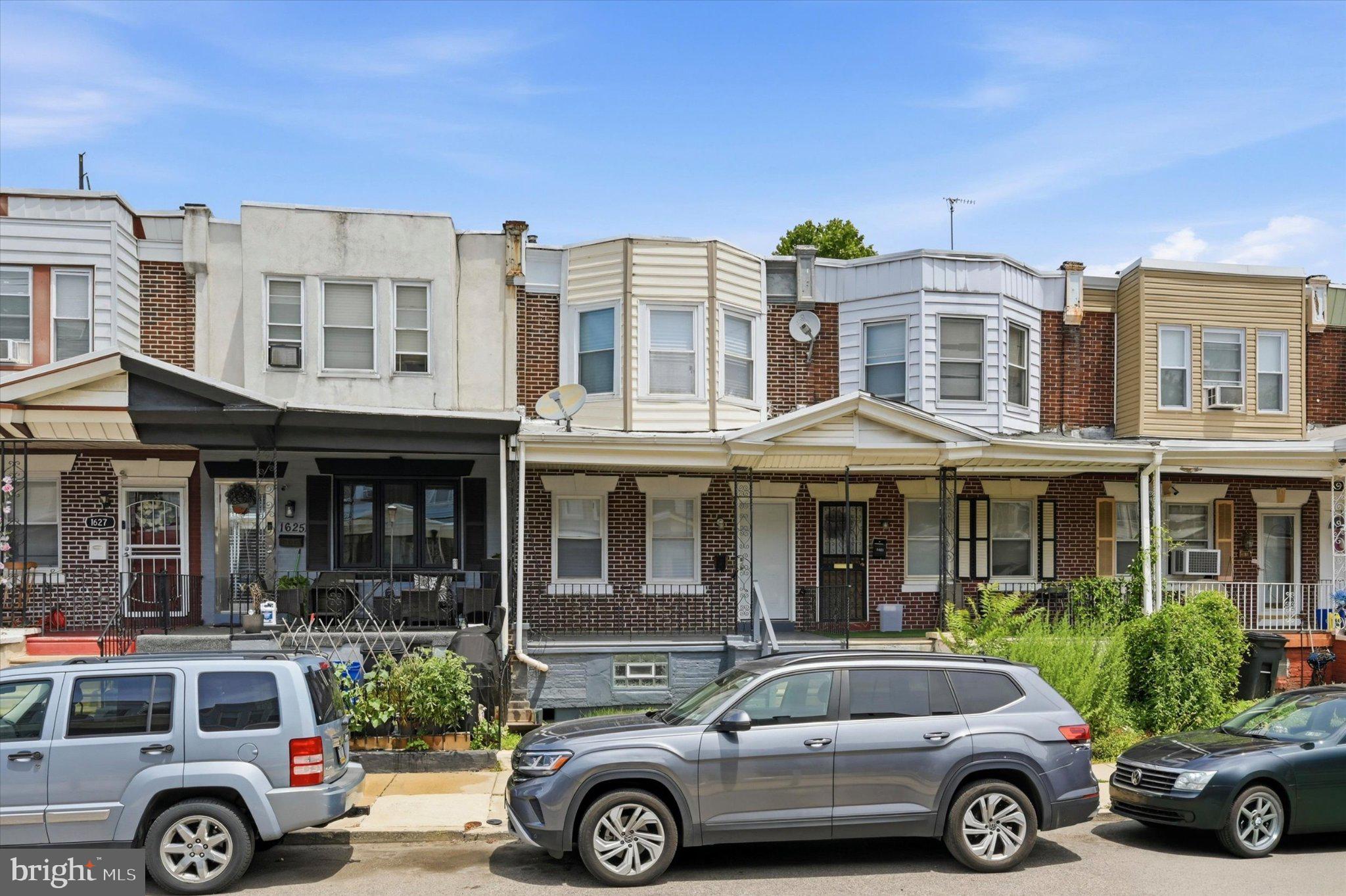 LOGAN SQUARE - Residential